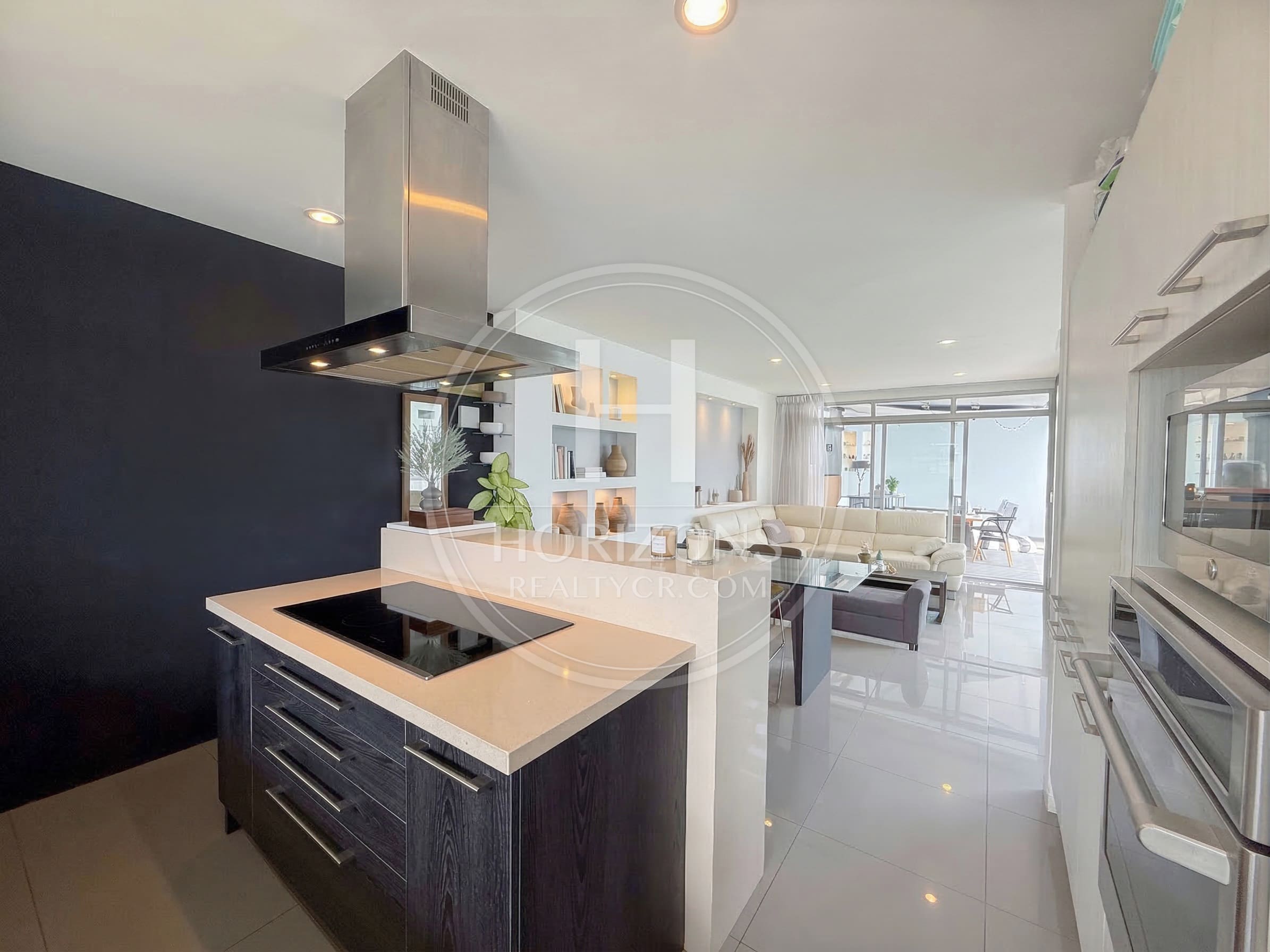 Se Vende Casa con Patio en Condominio Génesis en Sabanilla 2 Habitaciones y Oficina noj1255jb