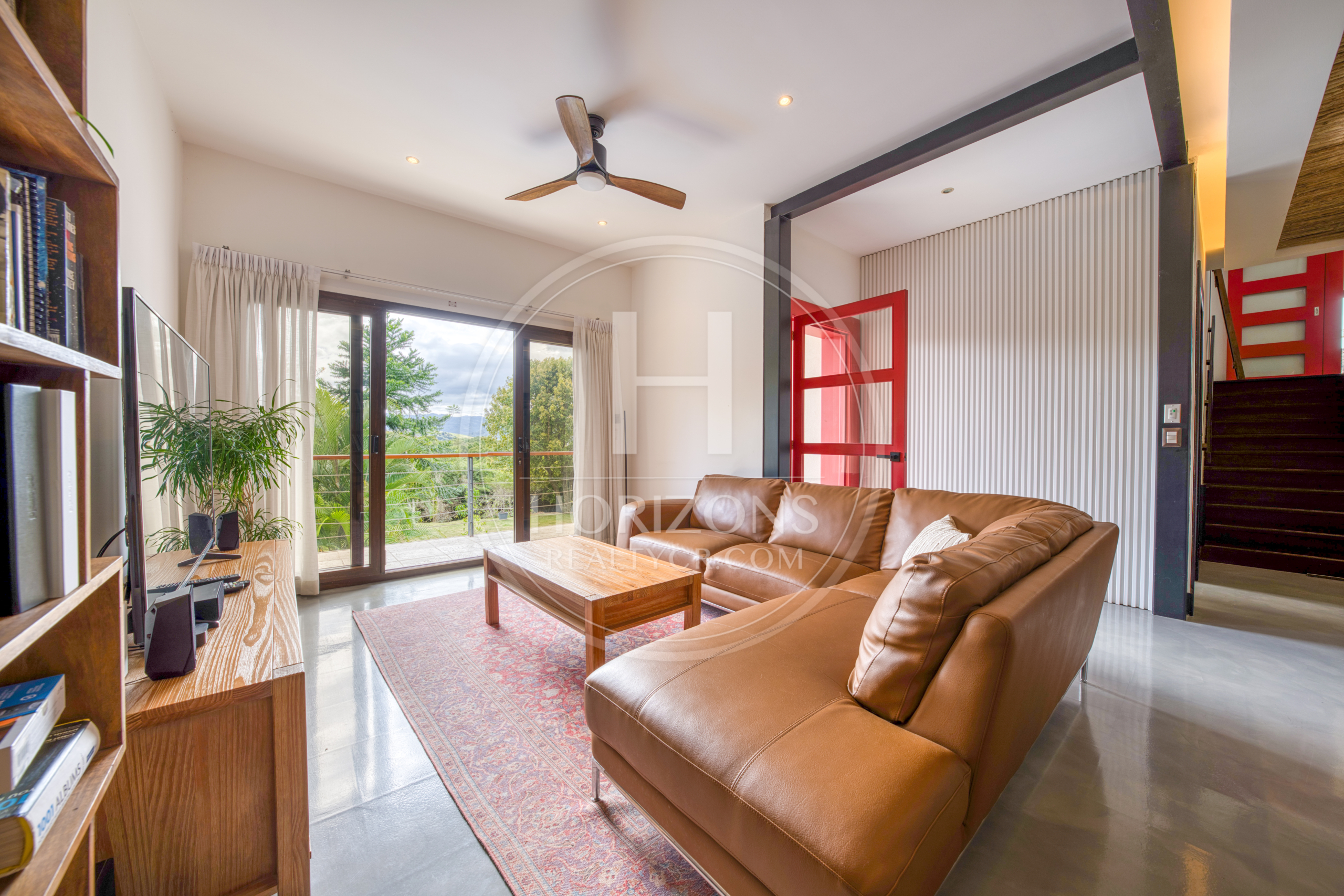 Casa de Lujo en Venta en Condominio Hacienda Gregal en Curridabat Amplios Jardines y Piscina  noj1250ij
