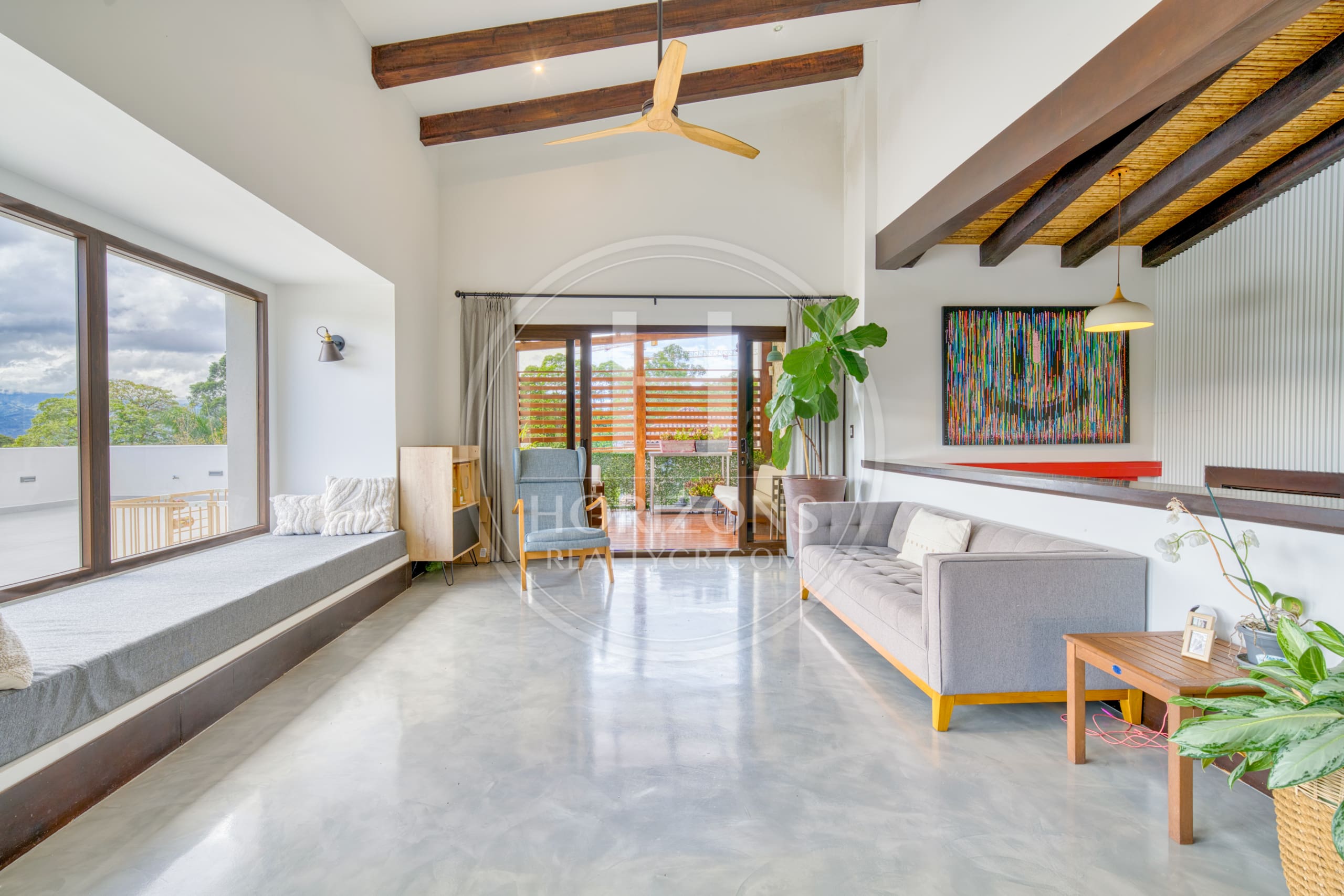 Casa de Lujo en Venta en Condominio Hacienda Gregal en Curridabat Amplios Jardines y Piscina  noj1250ij