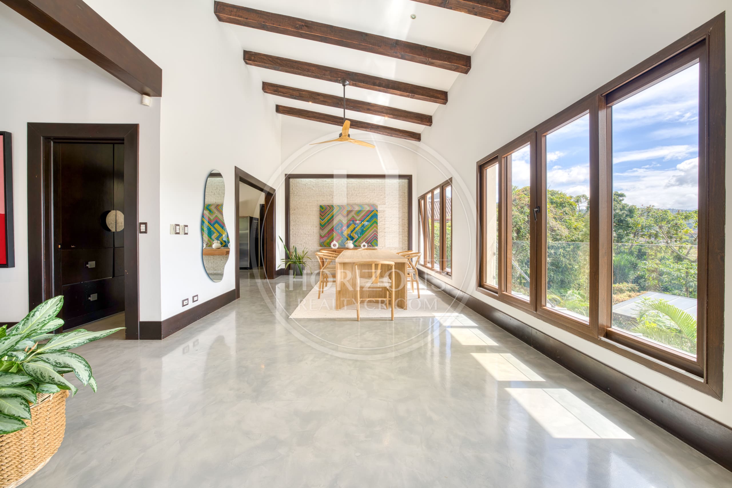 Casa de Lujo en Venta en Condominio Hacienda Gregal en Curridabat Amplios Jardines y Piscina  noj1250ij