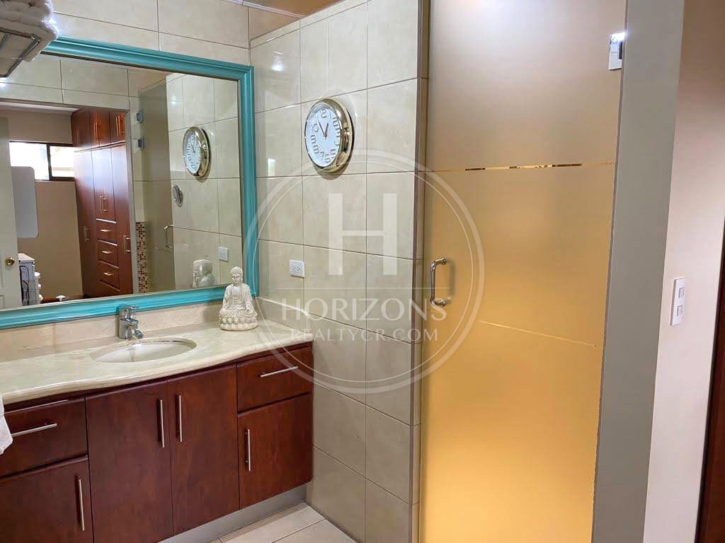 Casa en Venta en Condominio La Floresta en Concepción de Tres Ríos con Jardín y 4 Habitaciones noj1257sb
