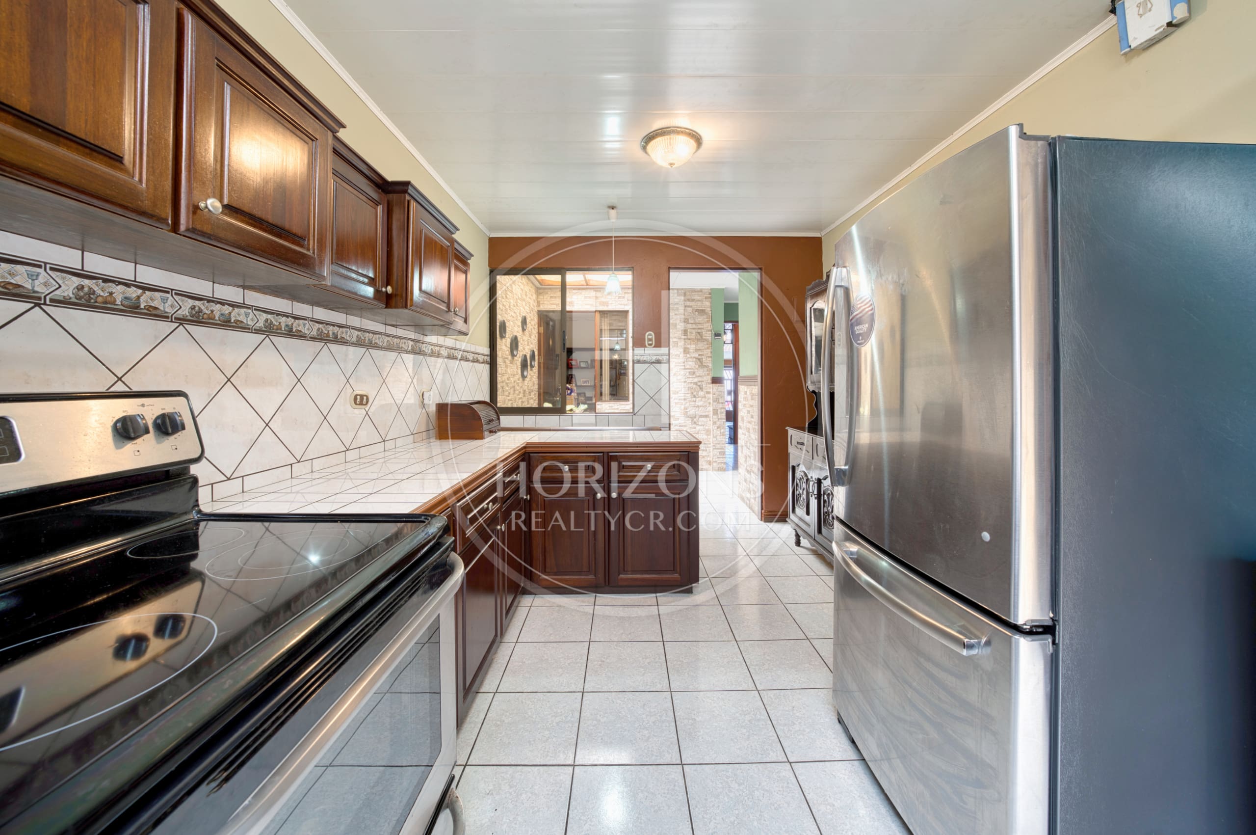 Se Vende Amplia Casa Independiente de Un Nivel en Rohrmoser 4 Habitaciones y Patio noj1249