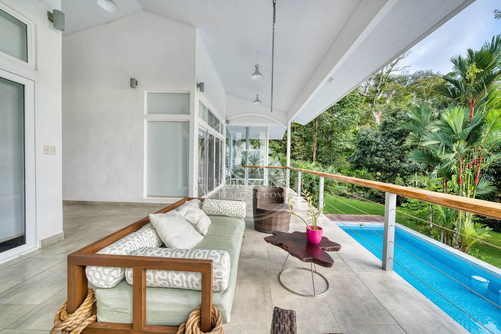 Casa en Escaleras Bahía Ballena Dominicalito Piscina Infinita y Vistas Panorámicas nja1376jb