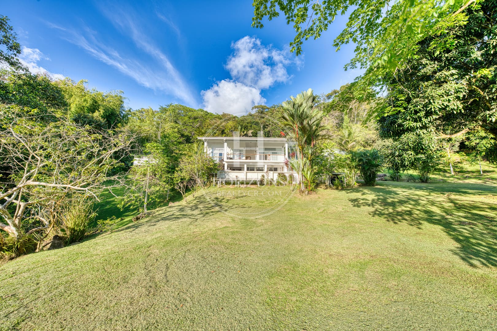 Casa en Escaleras Bahía Ballena Dominicalito Piscina Infinita y Vistas Panorámicas nja1376jb
