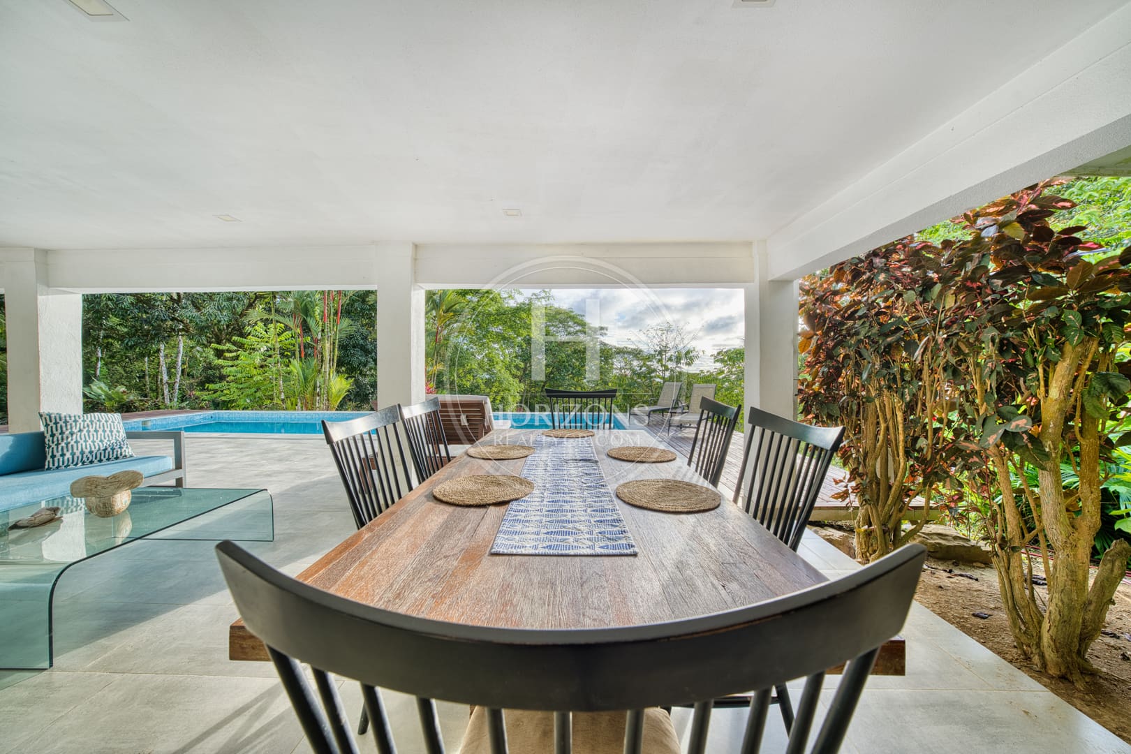 Casa en Escaleras Bahía Ballena Dominicalito Piscina Infinita y Vistas Panorámicas nja1376jb