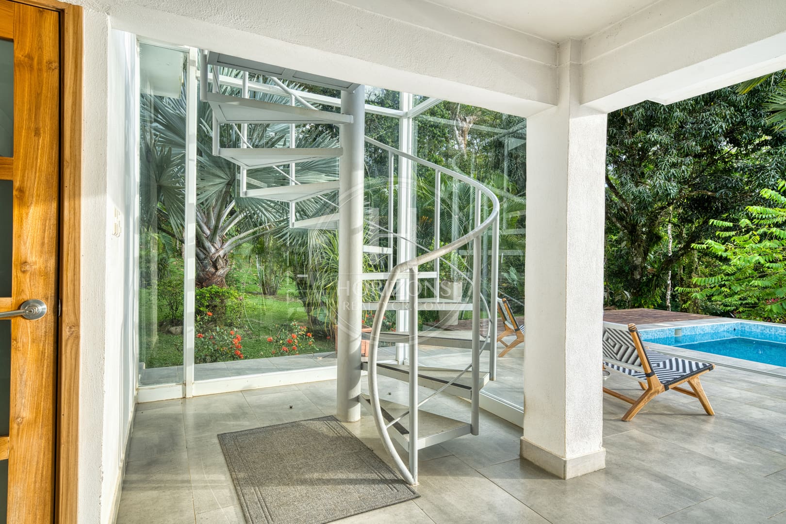 Casa en Escaleras Bahía Ballena Dominicalito Piscina Infinita y Vistas Panorámicas nja1376jb