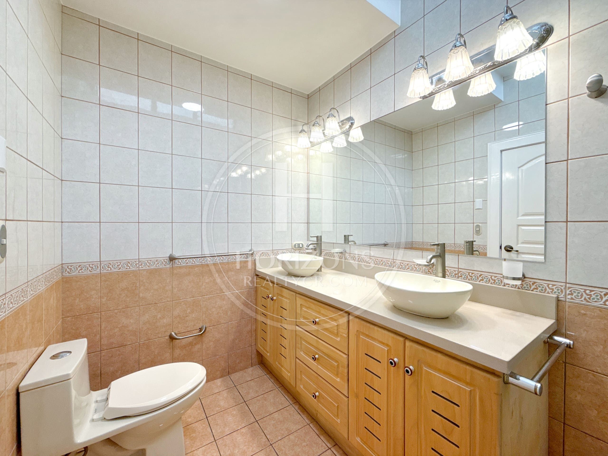 Se Vende Casa en Condominio Dafnis en Sabanilla 3 Habitaciones y Terraza noj1263dm