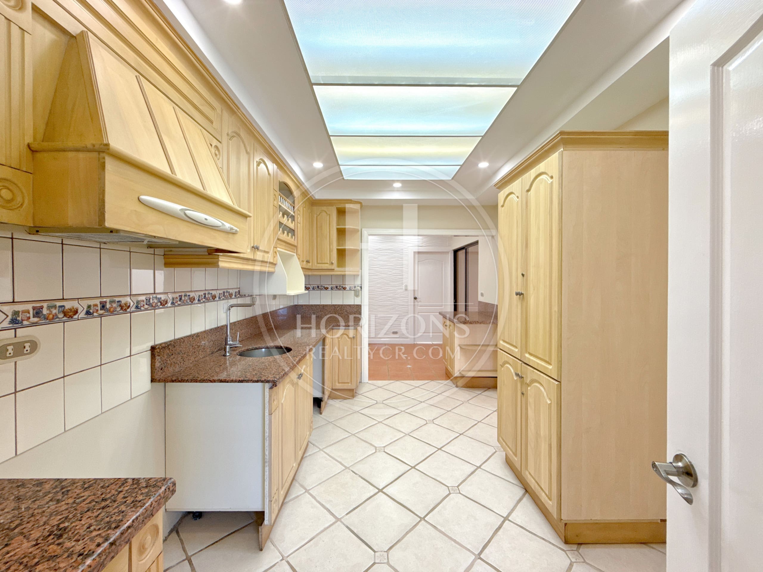 Se Vende Casa en Condominio Dafnis en Sabanilla 3 Habitaciones y Terraza noj1263dm