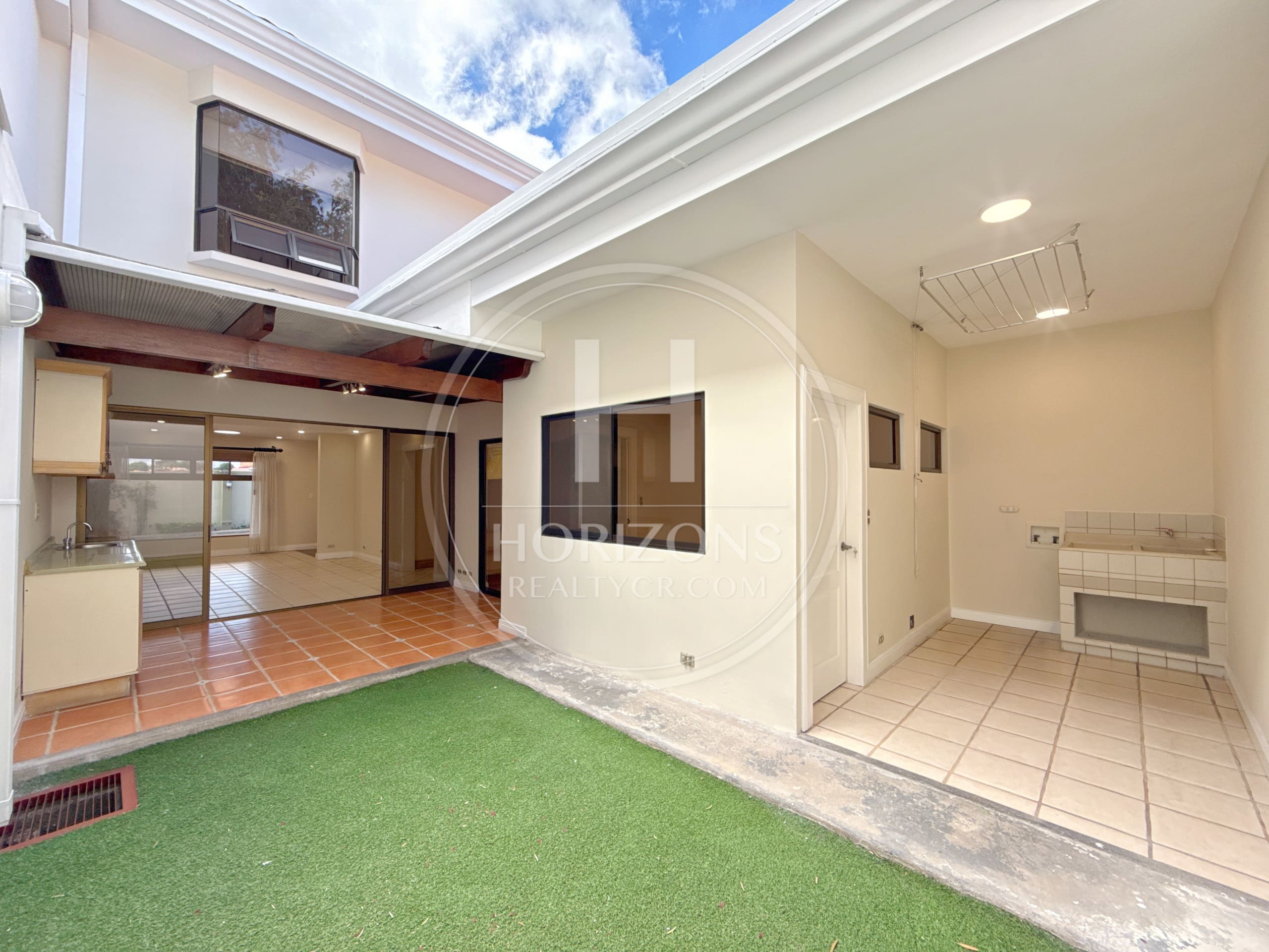 Se Vende Casa en Condominio Dafnis en Sabanilla 3 Habitaciones y Terraza noj1263dm