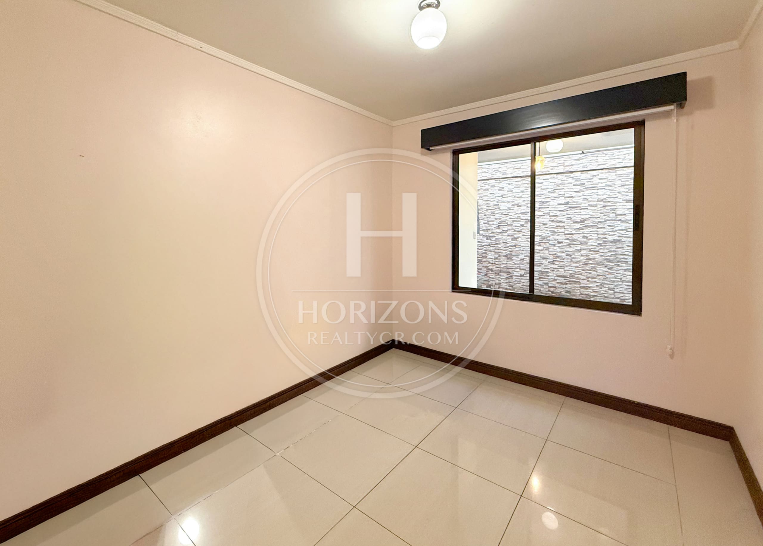 Casa de Una Planta en Venta Condominio Lomas de Montes de Oca 3 Habitaciones y Estudio noj1265dm