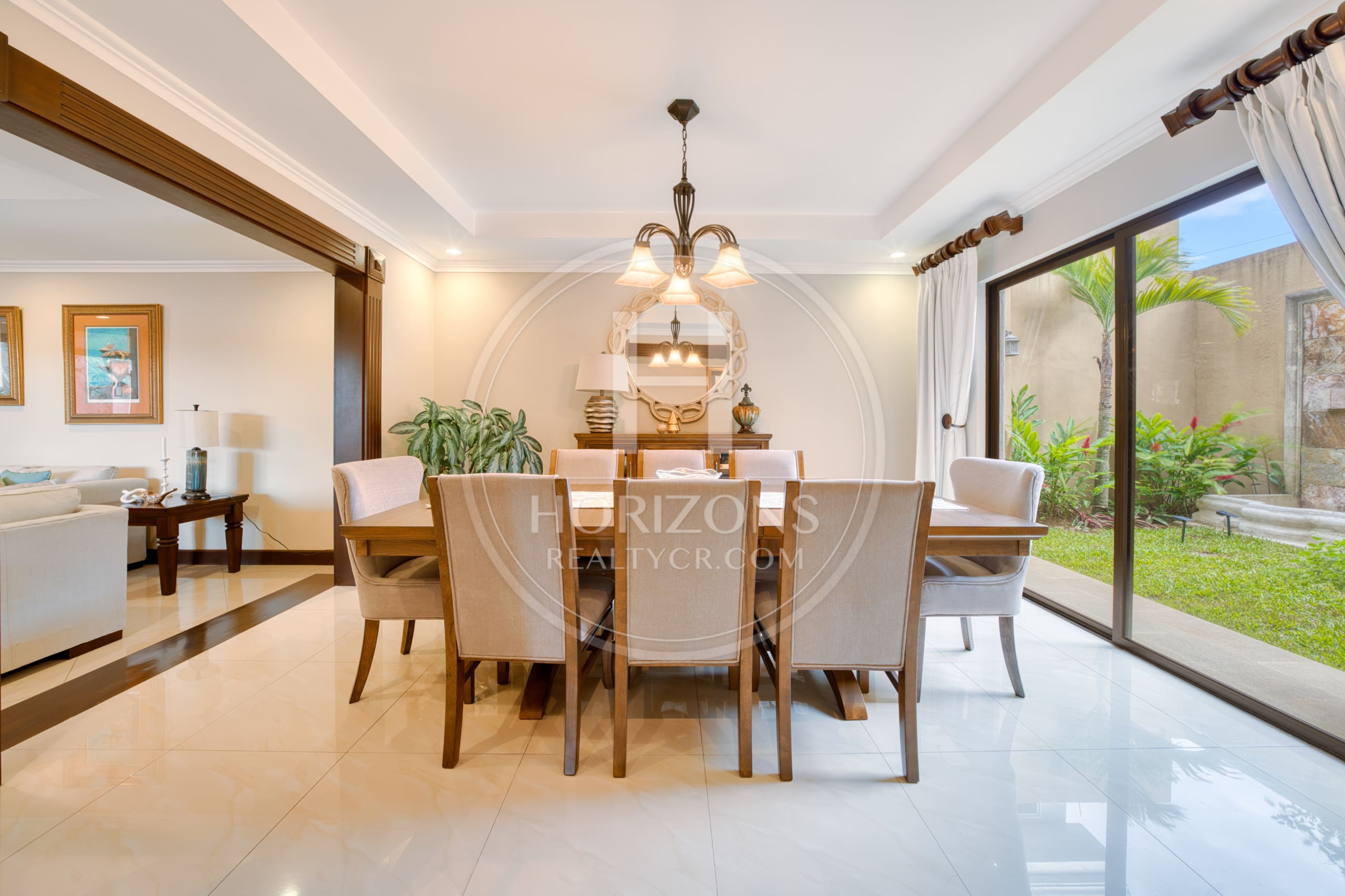Casa de Lujo en Venta en Residencial Altamonte en Curridabat 4 Habitaciones y Terraza noj1262sb