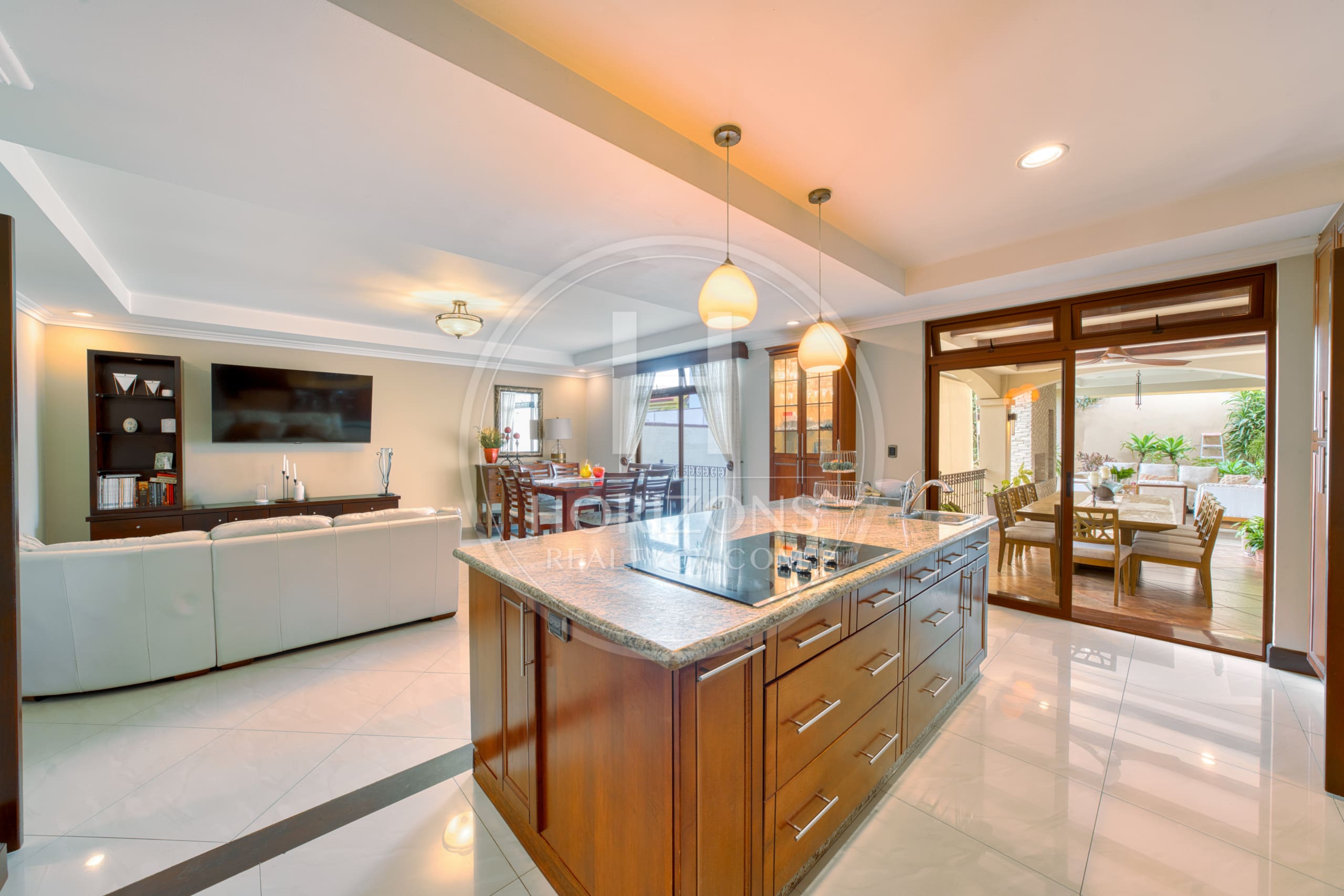 Casa de Lujo en Venta en Residencial Altamonte en Curridabat 4 Habitaciones y Terraza noj1262sb