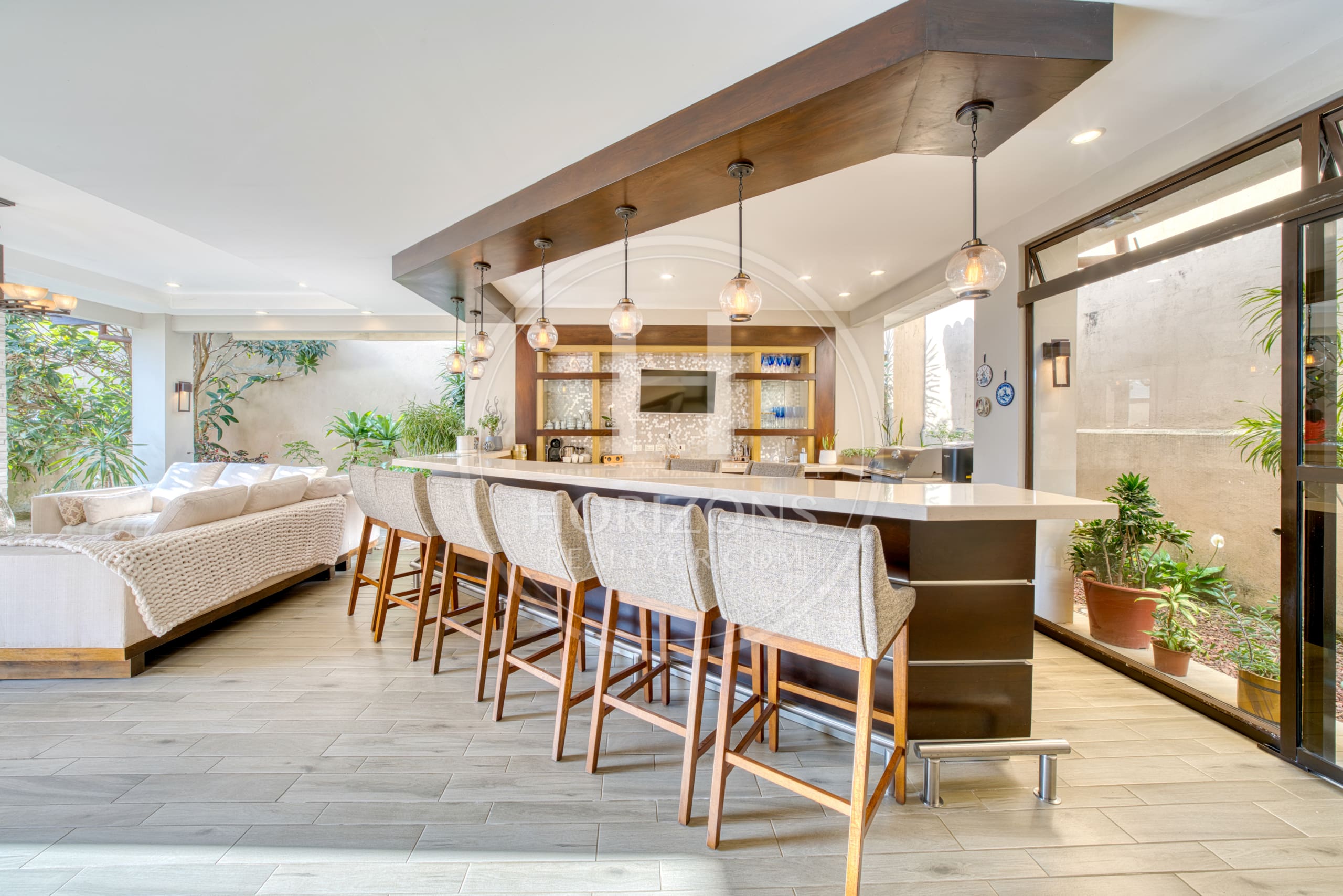 Casa de Lujo en Venta en Residencial Altamonte en Curridabat 4 Habitaciones y Terraza noj1262sb