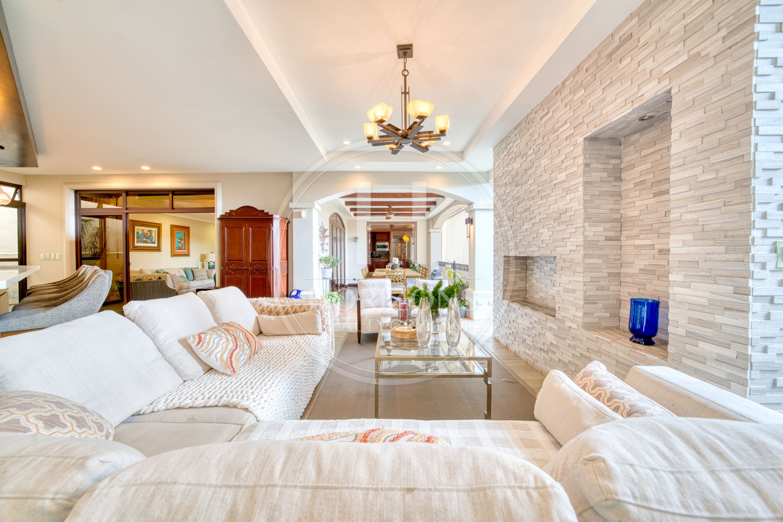 Casa de Lujo en Venta en Residencial Altamonte en Curridabat 4 Habitaciones y Terraza noj1262sb