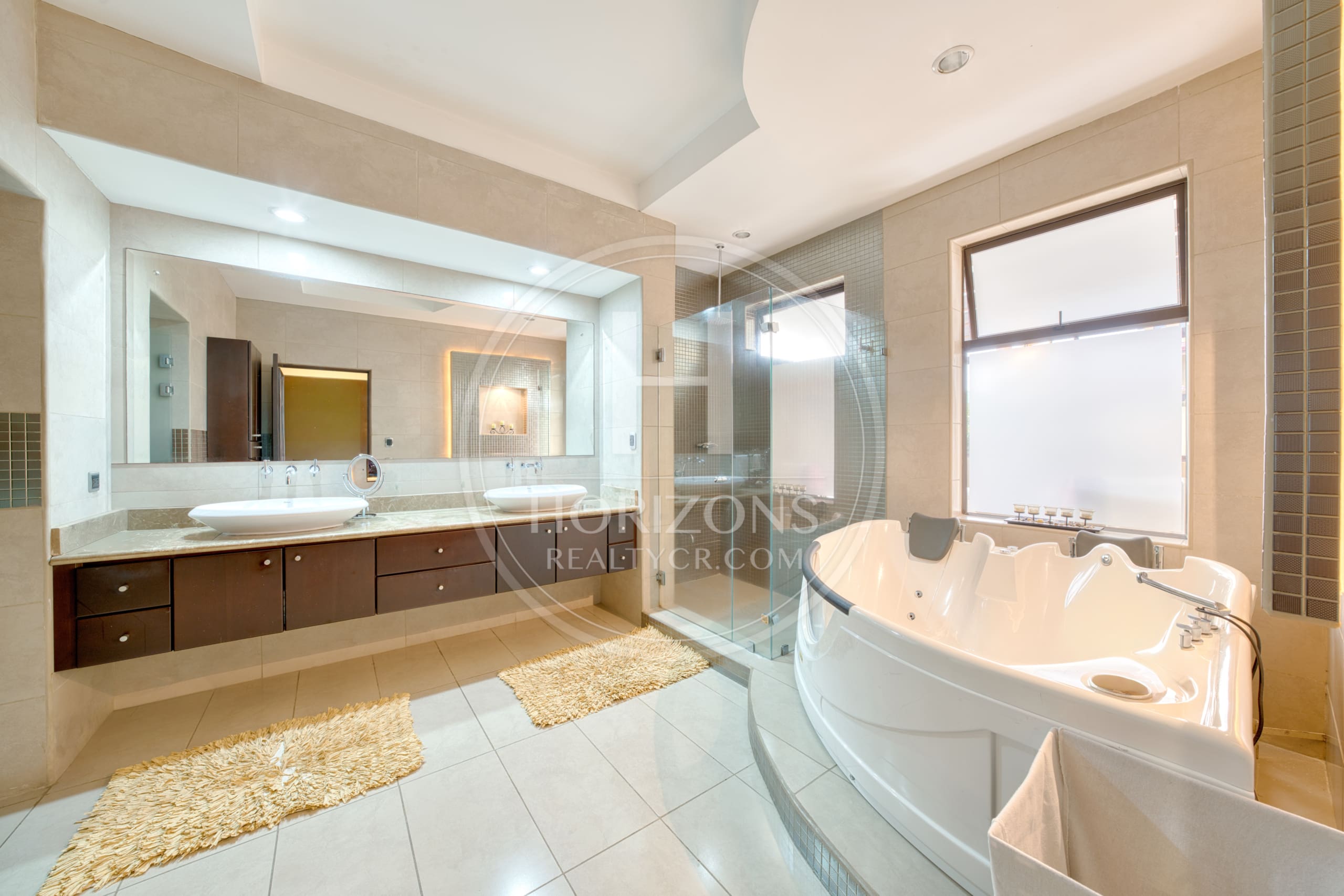 Casa de Lujo en Venta en Residencial Altamonte en Curridabat 4 Habitaciones y Terraza noj1262sb