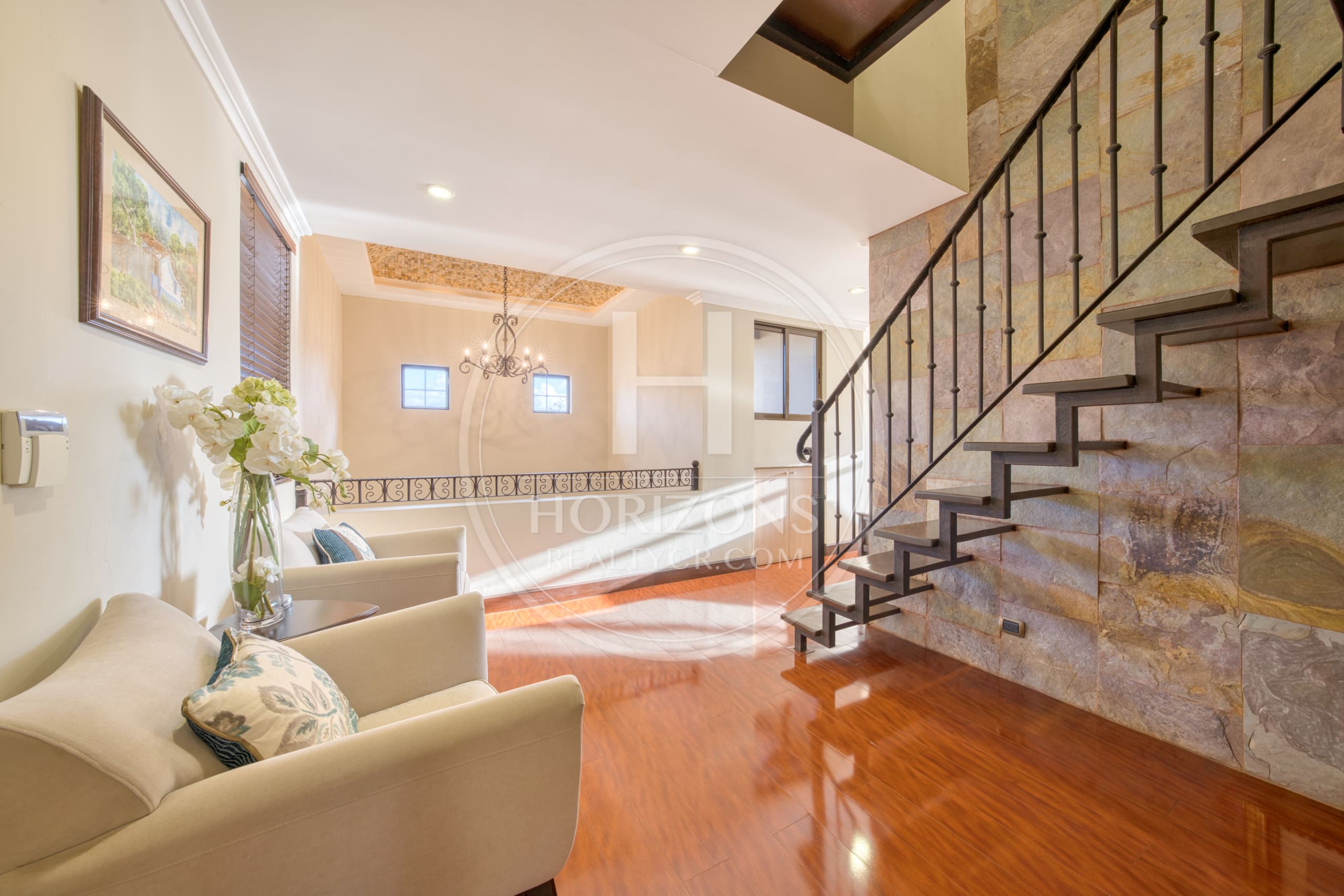 Casa de Lujo en Venta en Residencial Altamonte en Curridabat 4 Habitaciones y Terraza noj1262sb