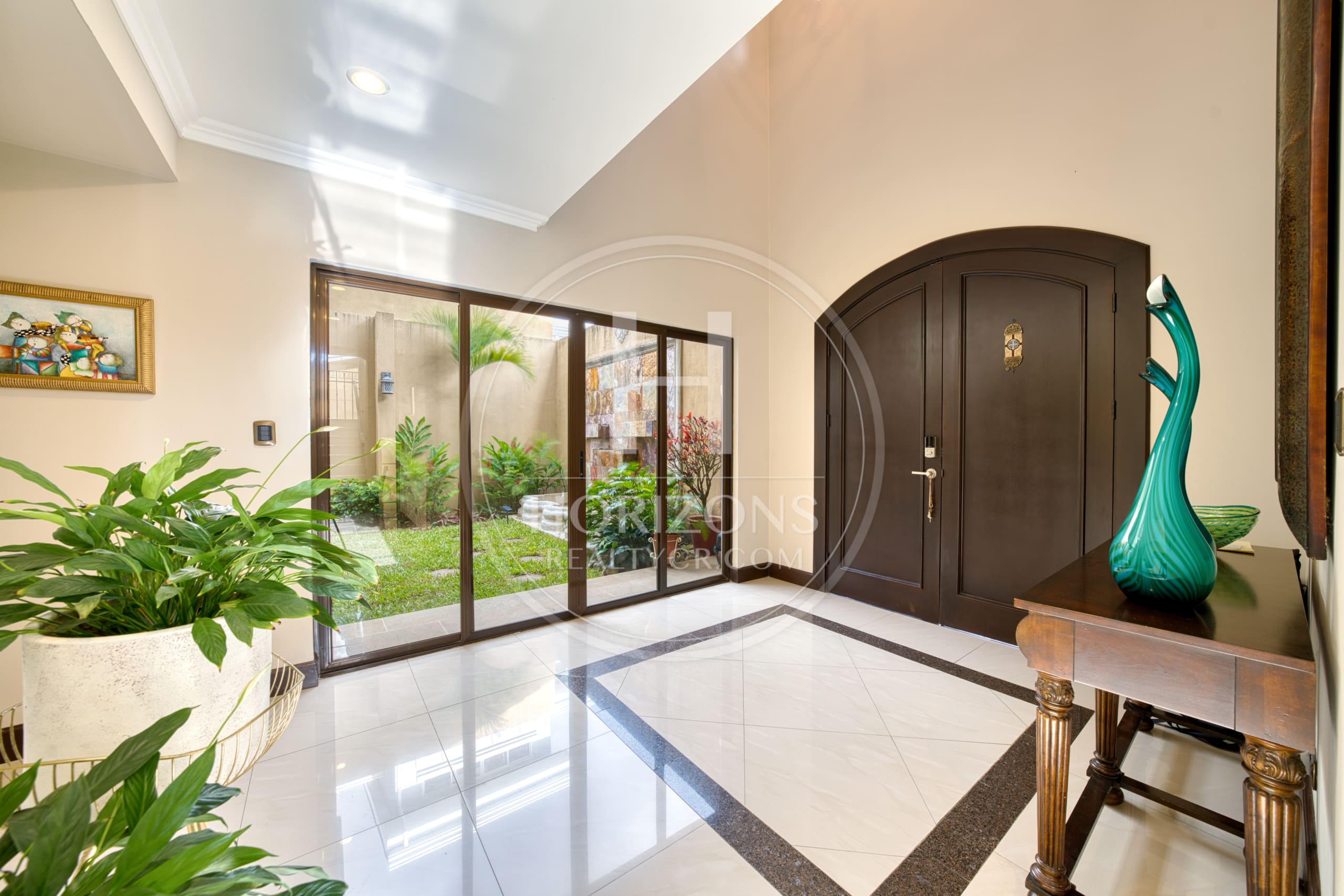 Casa de Lujo en Venta en Residencial Altamonte en Curridabat 4 Habitaciones y Terraza noj1262sb