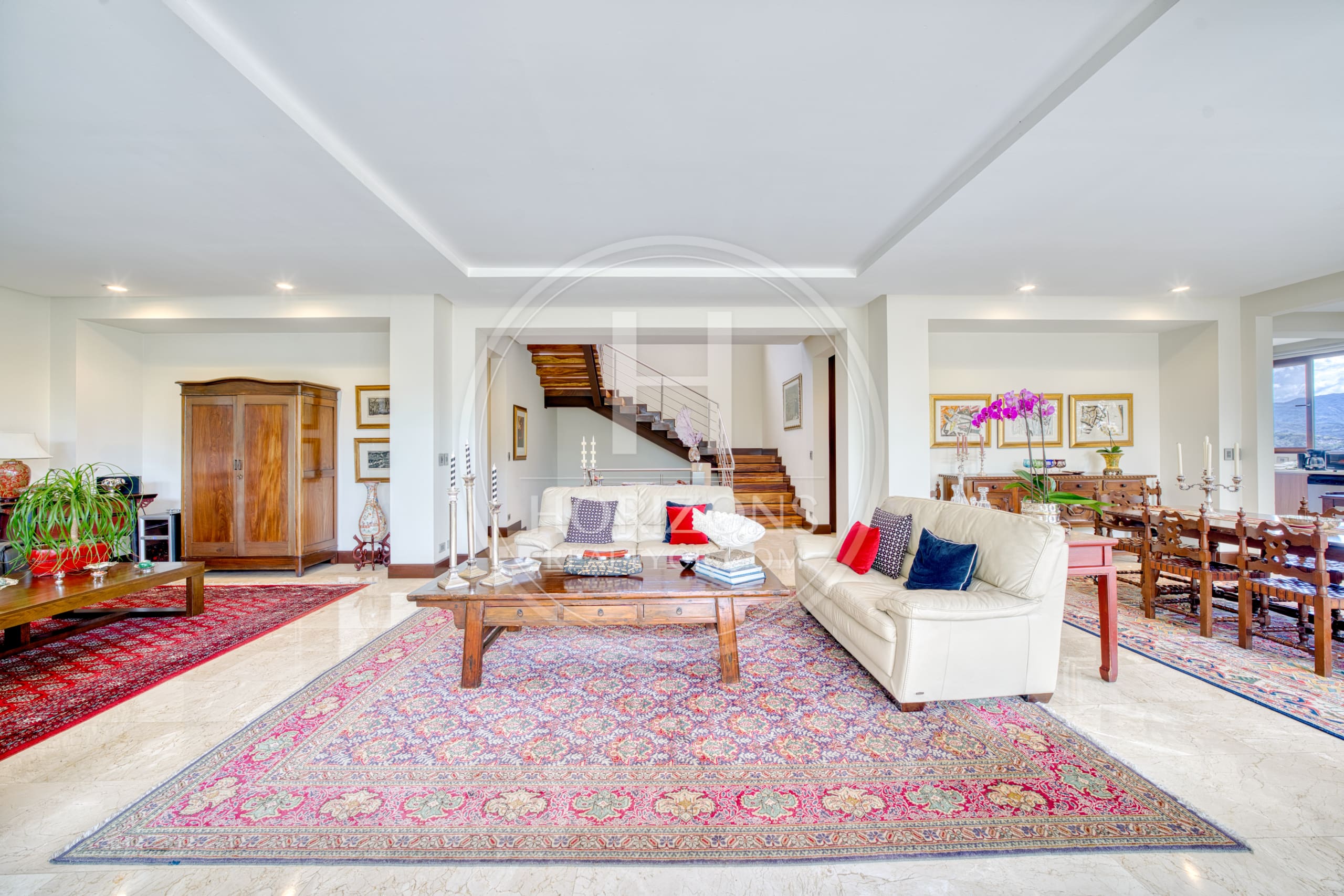 Se Vende Casa de Lujo en Condominio Hacienda Gregal 4 Habitaciones 1,800 m² de Terreno noj1273or