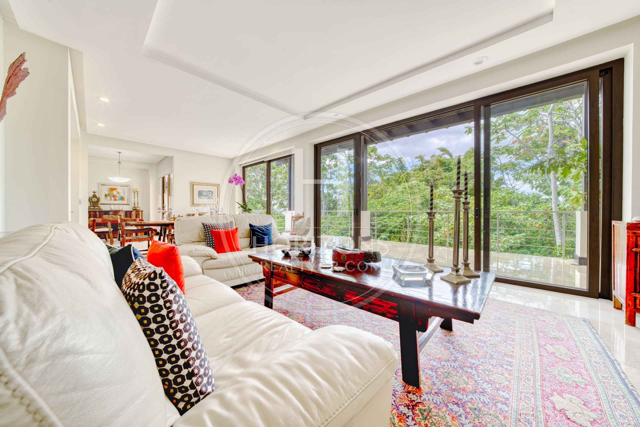 Se Vende Casa de Lujo en Condominio Hacienda Gregal 4 Habitaciones 1,800 m² de Terreno noj1273or