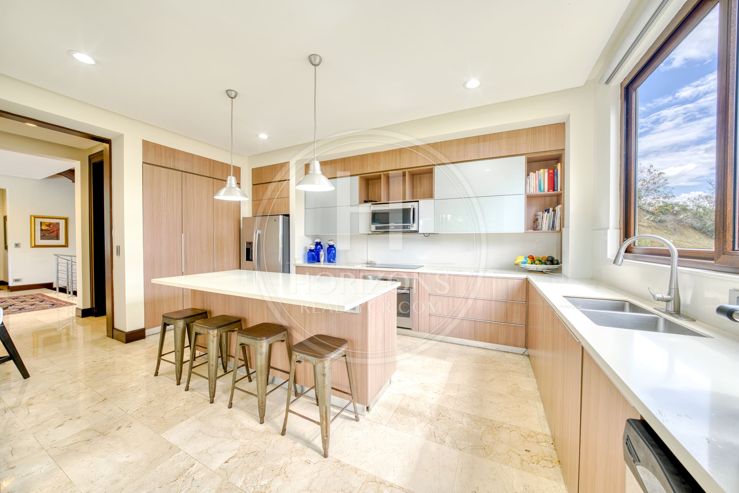 Se Vende Casa de Lujo en Condominio Hacienda Gregal 4 Habitaciones 1,800 m² de Terreno noj1273or