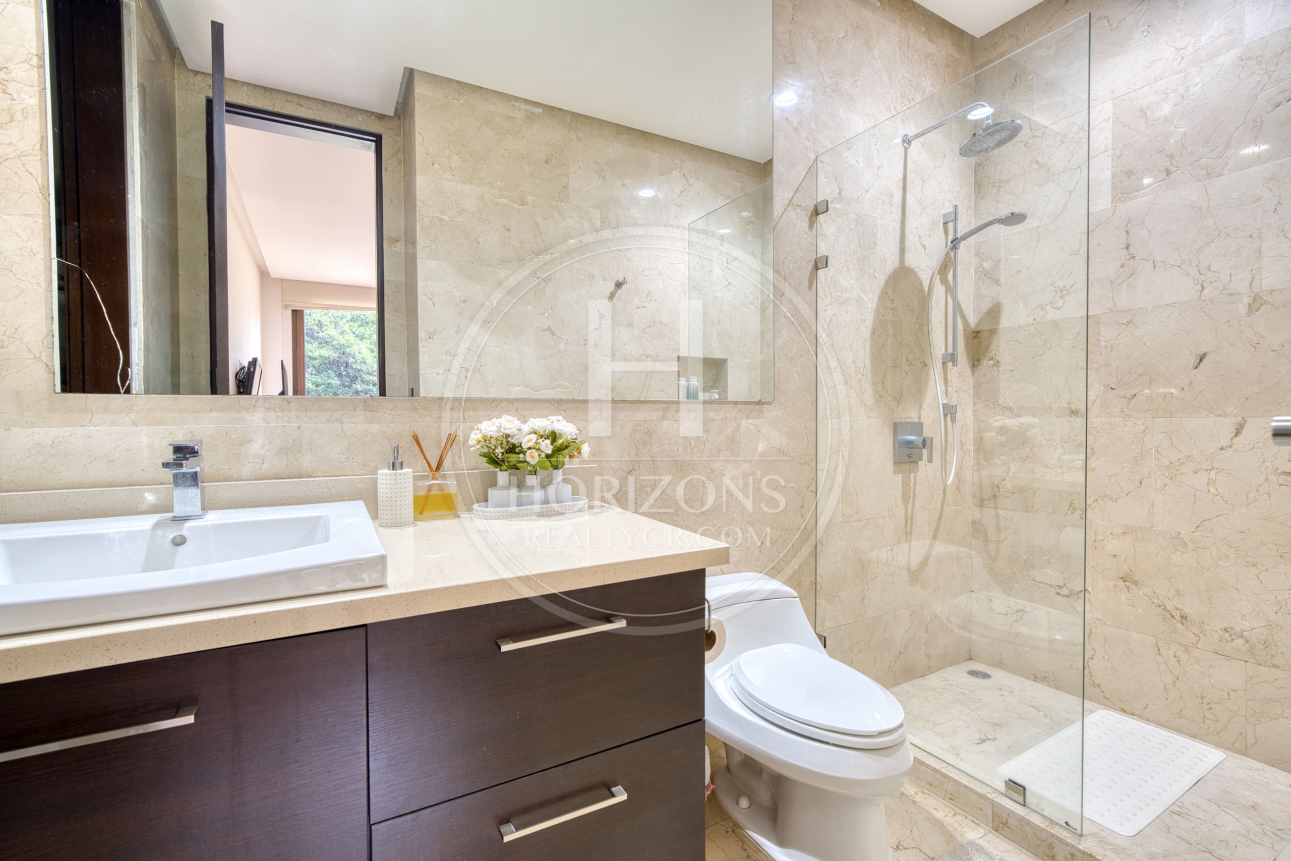 Se Vende Casa de Lujo en Condominio Hacienda Gregal 4 Habitaciones 1,800 m² de Terreno noj1273or