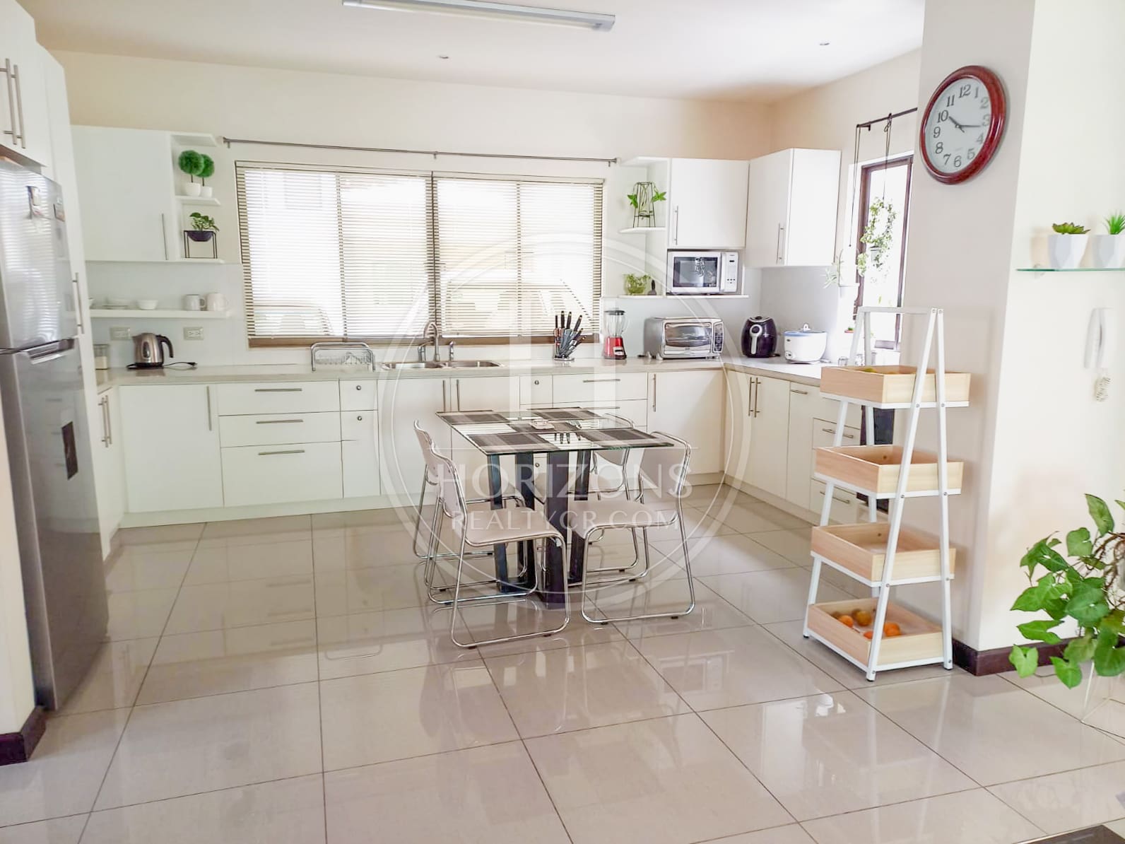 Se Vende Casa Con Jardín en Residencial Altamonte Curridabat 4 Habitaciones noj1270sb