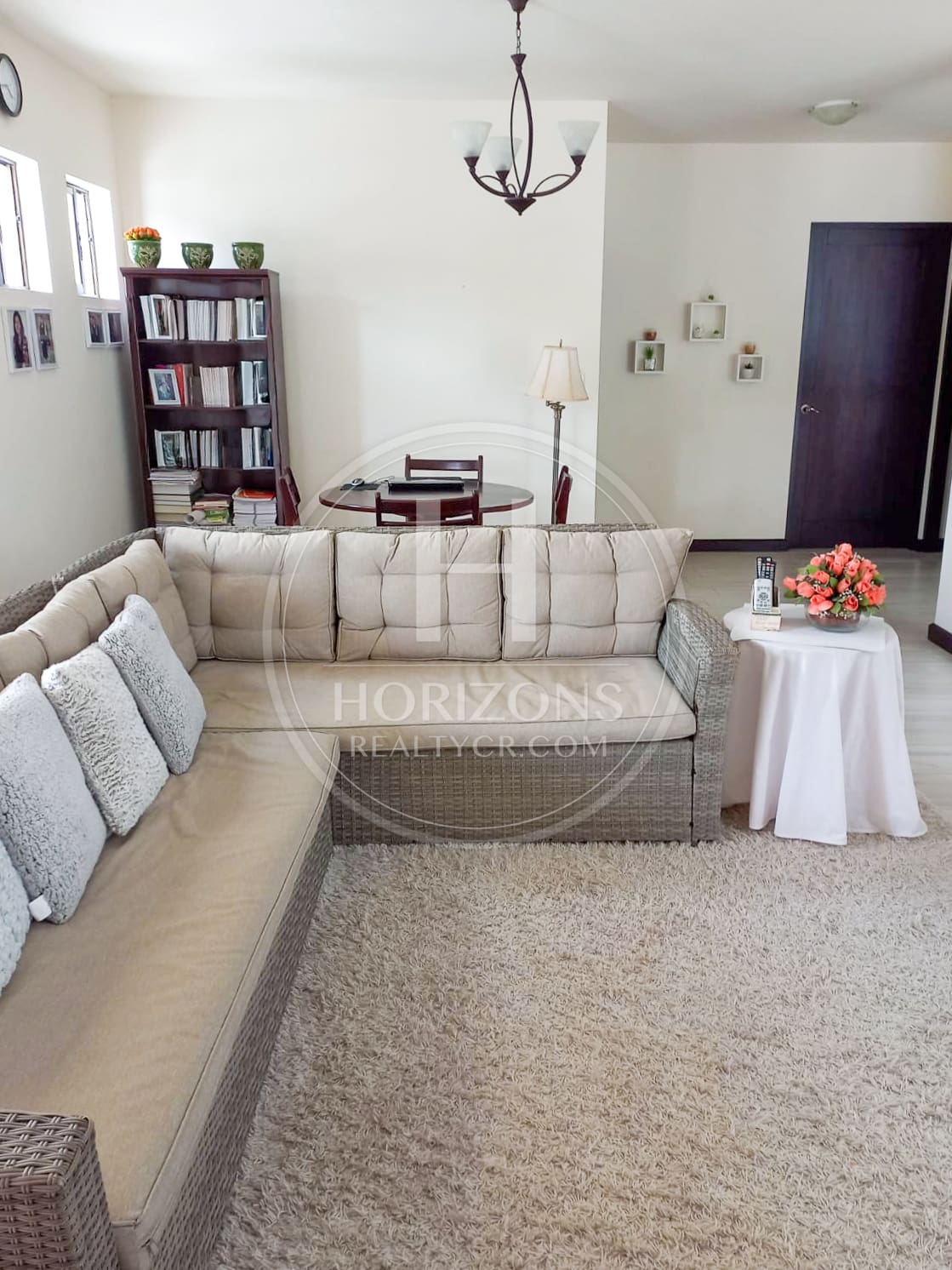 Se Vende Casa Con Jardín en Residencial Altamonte Curridabat 4 Habitaciones noj1270sb