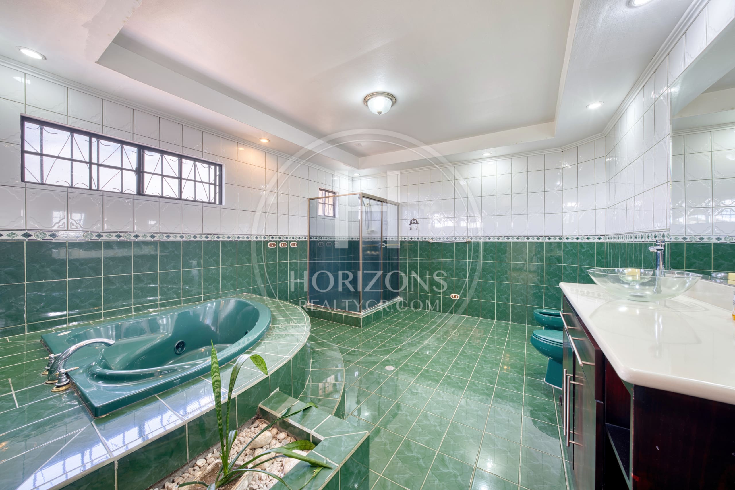 Casa en Venta en Residencial Los Alpes Coronado con Jardín Amplio 697 m² de Terreno y 4 Habitaciones noj1268jb