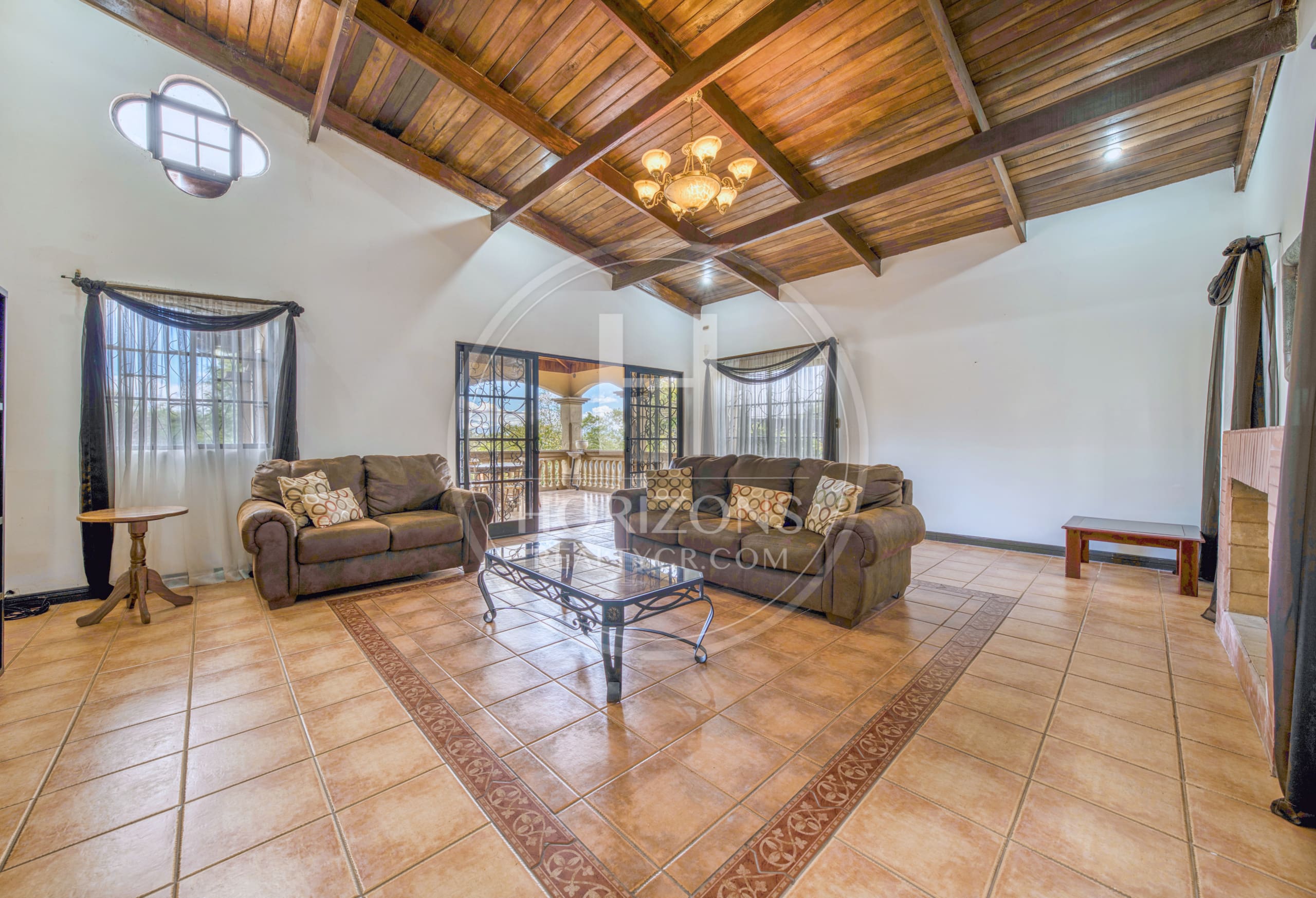 Casa en Venta en Residencial Los Alpes Coronado con Jardín Amplio 697 m² de Terreno y 4 Habitaciones noj1268jb