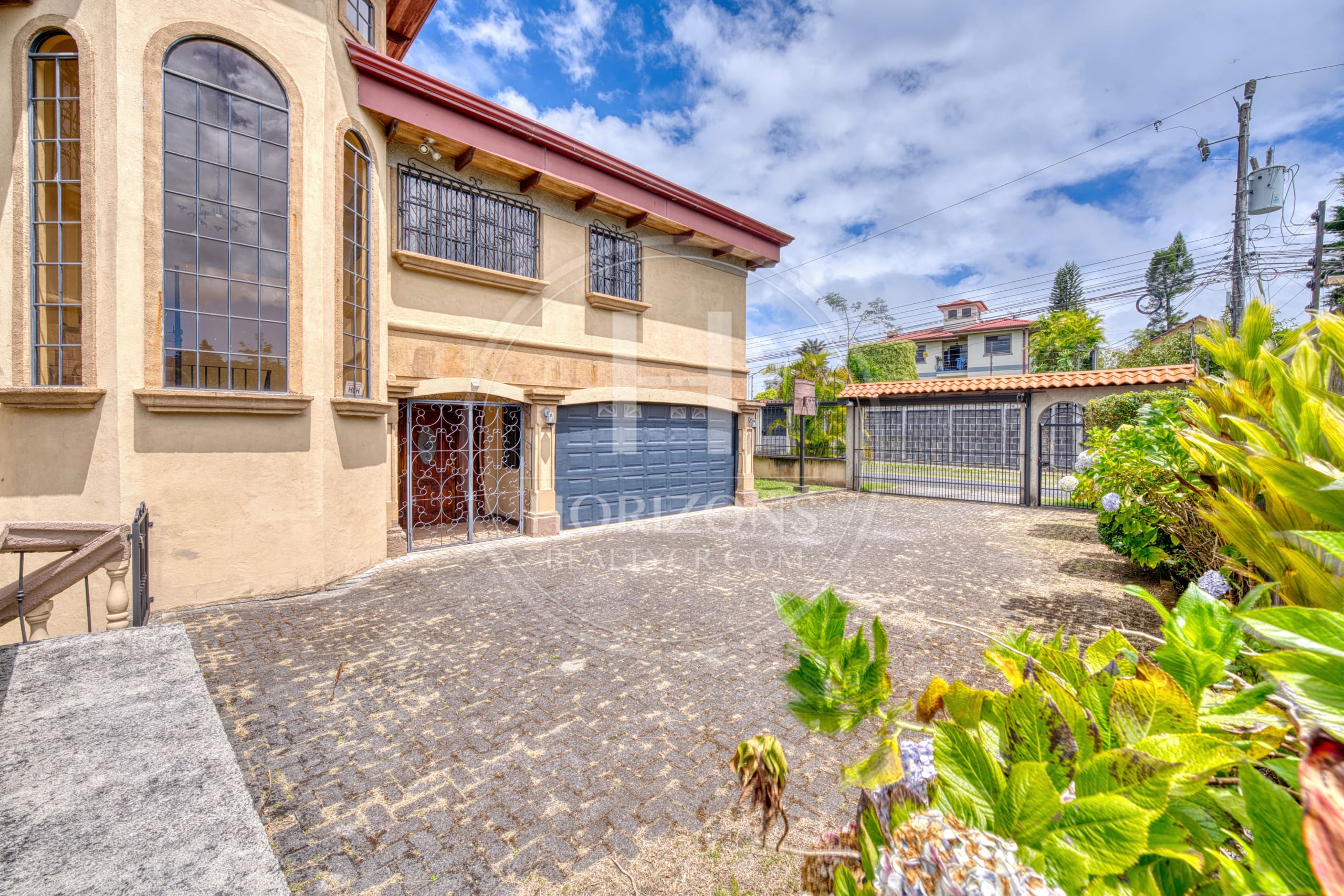 Casa en Venta en Residencial Los Alpes Coronado con Jardín Amplio 697 m² de Terreno y 4 Habitaciones noj1268jb