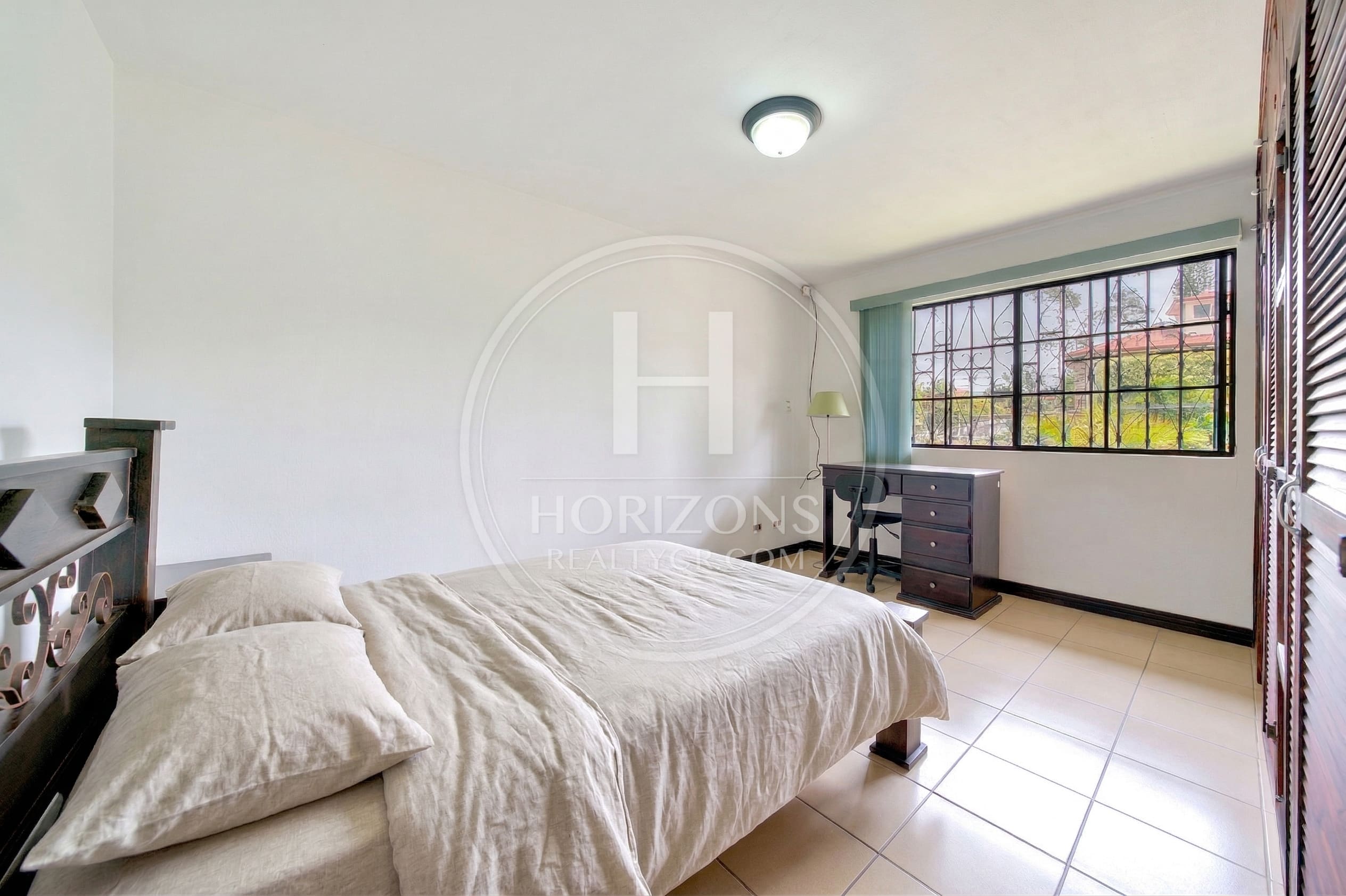 Casa en Venta en Residencial Los Alpes Coronado con Jardín Amplio 697 m² de Terreno y 4 Habitaciones noj1268jb