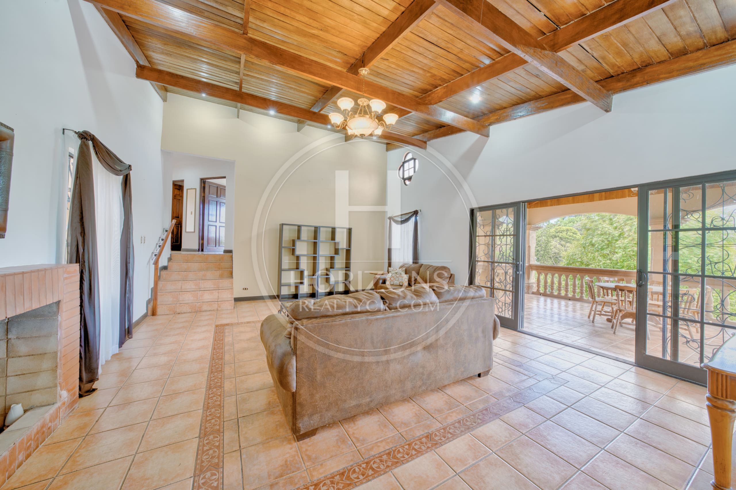 Casa en Venta en Residencial Los Alpes Coronado con Jardín Amplio 697 m² de Terreno y 4 Habitaciones noj1268jb