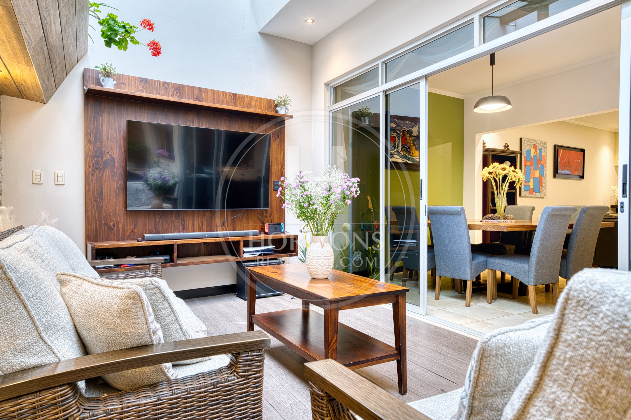 Se Vende Casa en Condominio Lomas de Granadilla Curridabat 4 Habitaciones y Terraza noj1271jb