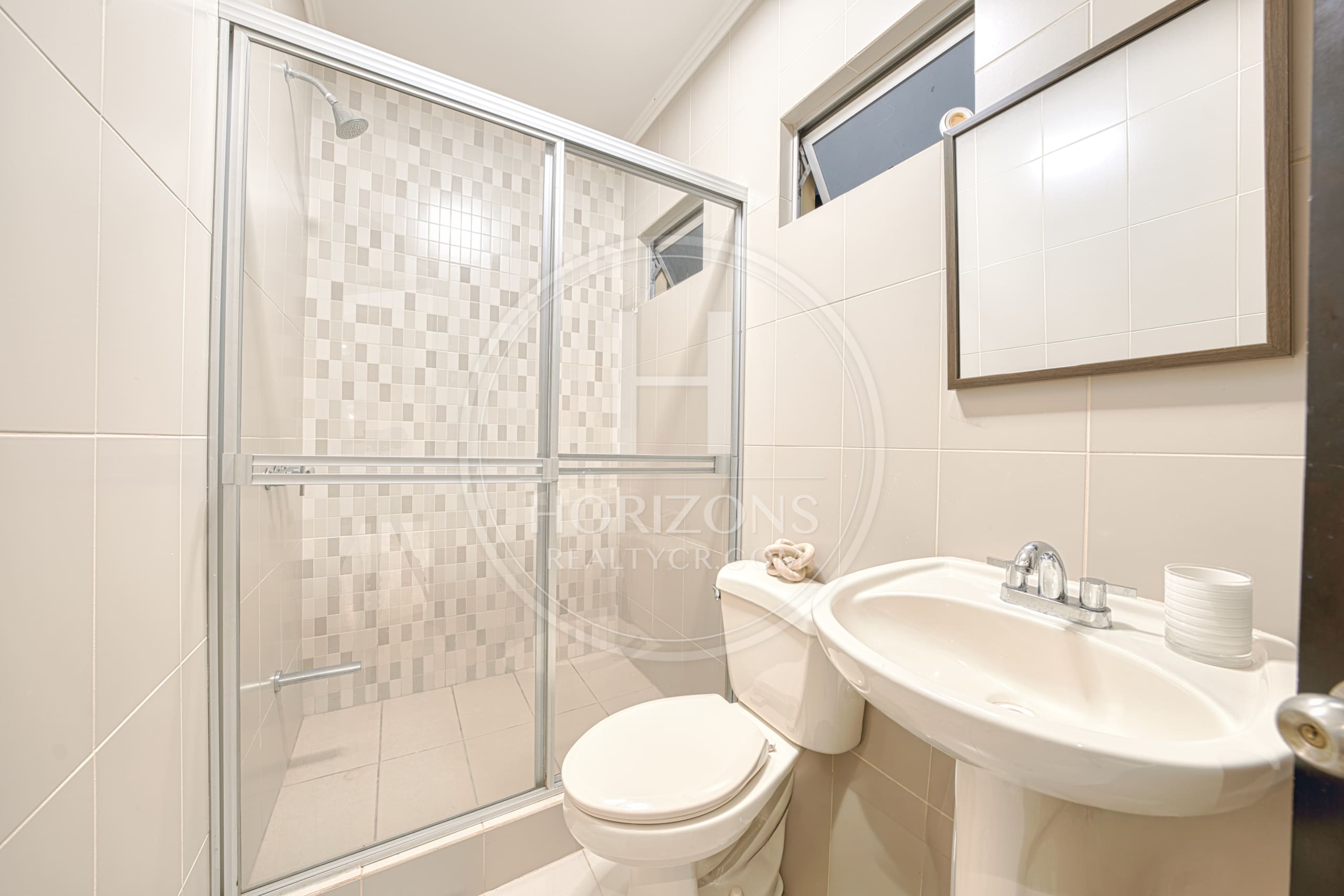 Se Vende Casa en Condominio Lomas de Granadilla Curridabat 4 Habitaciones y Terraza noj1271jb