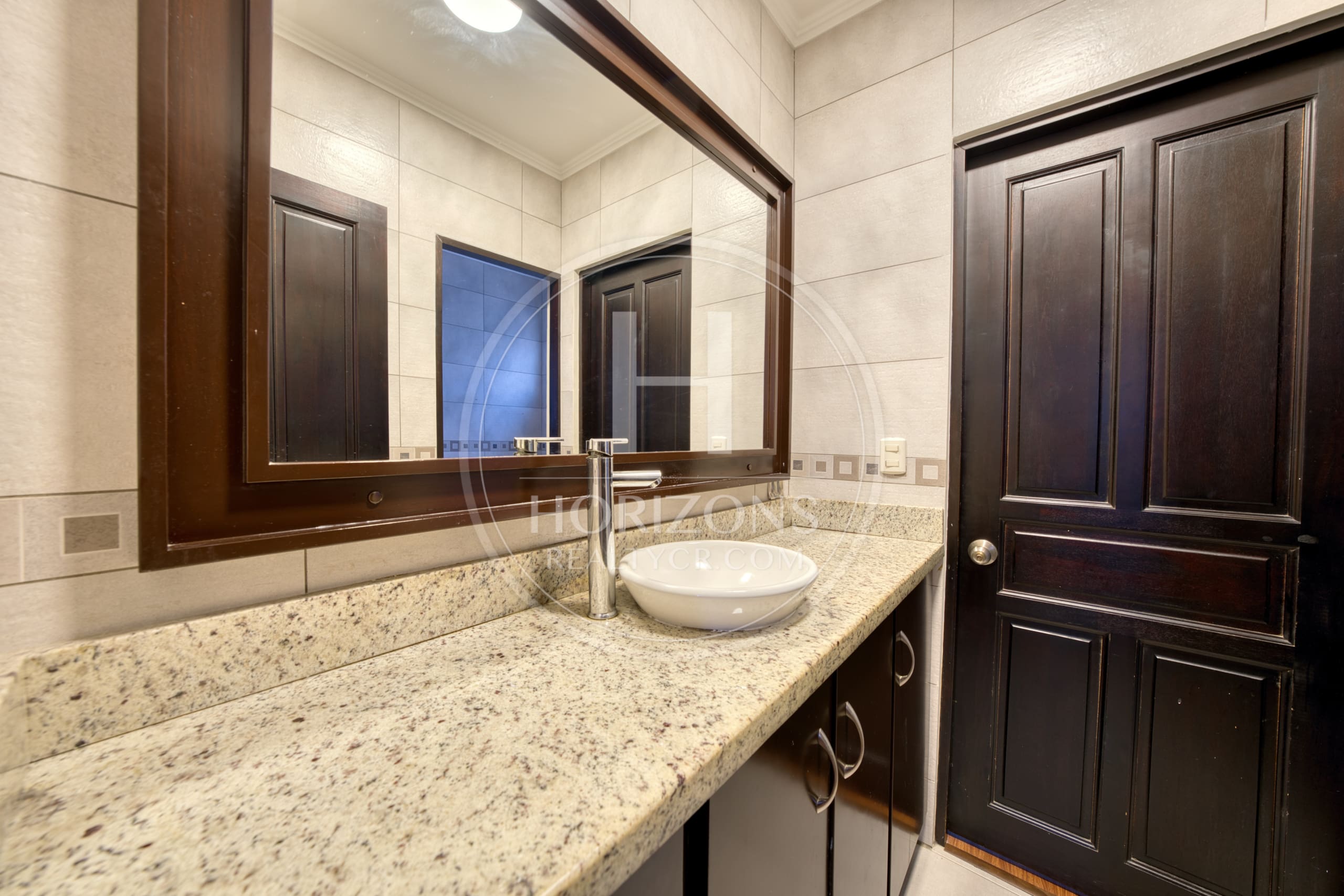 Se Vende Casa en Condominio Lomas de Granadilla Curridabat 4 Habitaciones y Terraza noj1271jb