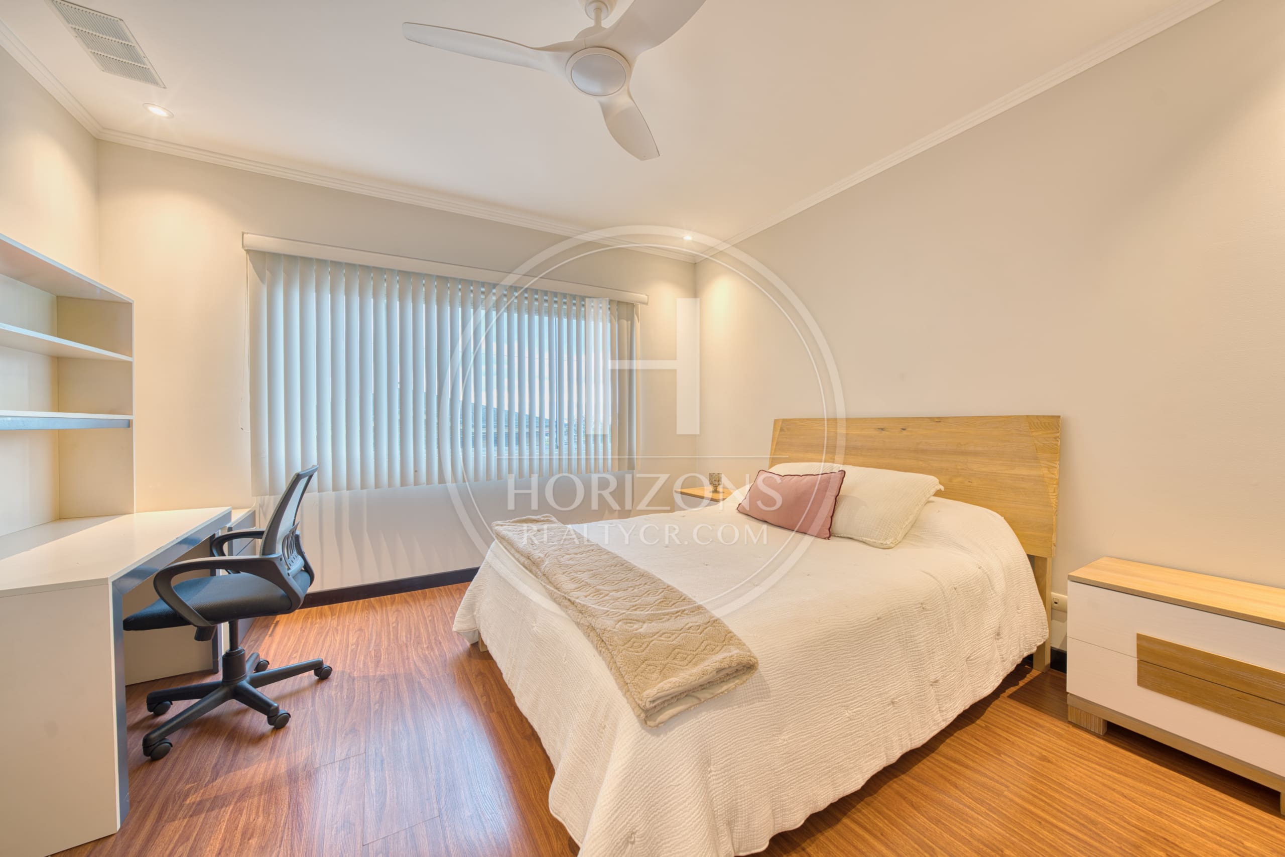 Se Vende Casa en Condominio Lomas de Granadilla Curridabat 4 Habitaciones y Terraza noj1271jb
