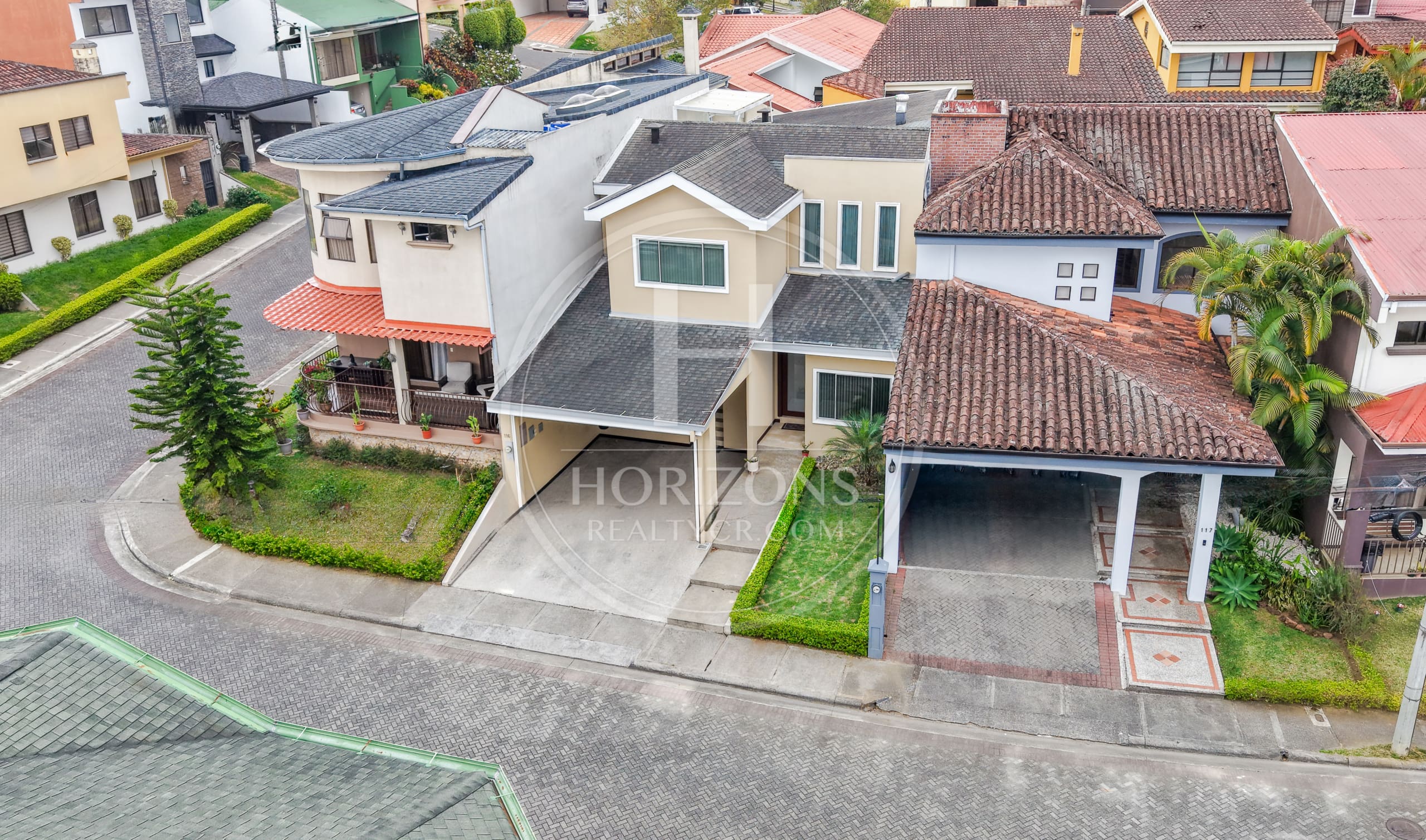 Se Vende Casa en Condominio Lomas de Granadilla Curridabat 4 Habitaciones y Terraza noj1271jb