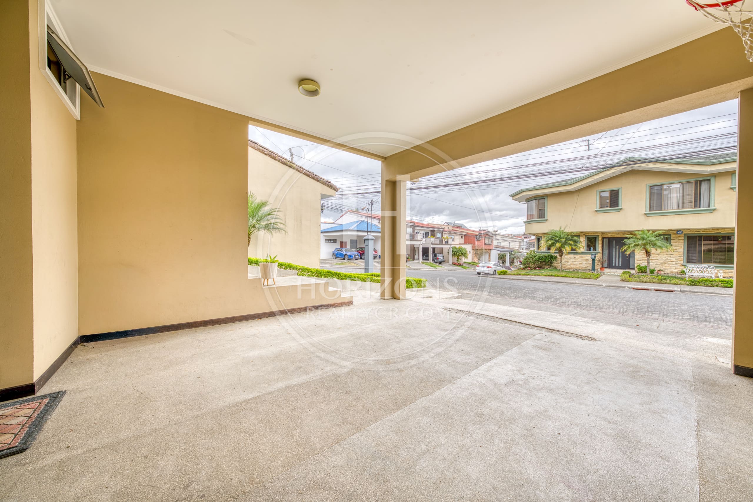 Se Vende Casa en Condominio Lomas de Granadilla Curridabat 4 Habitaciones y Terraza noj1271jb
