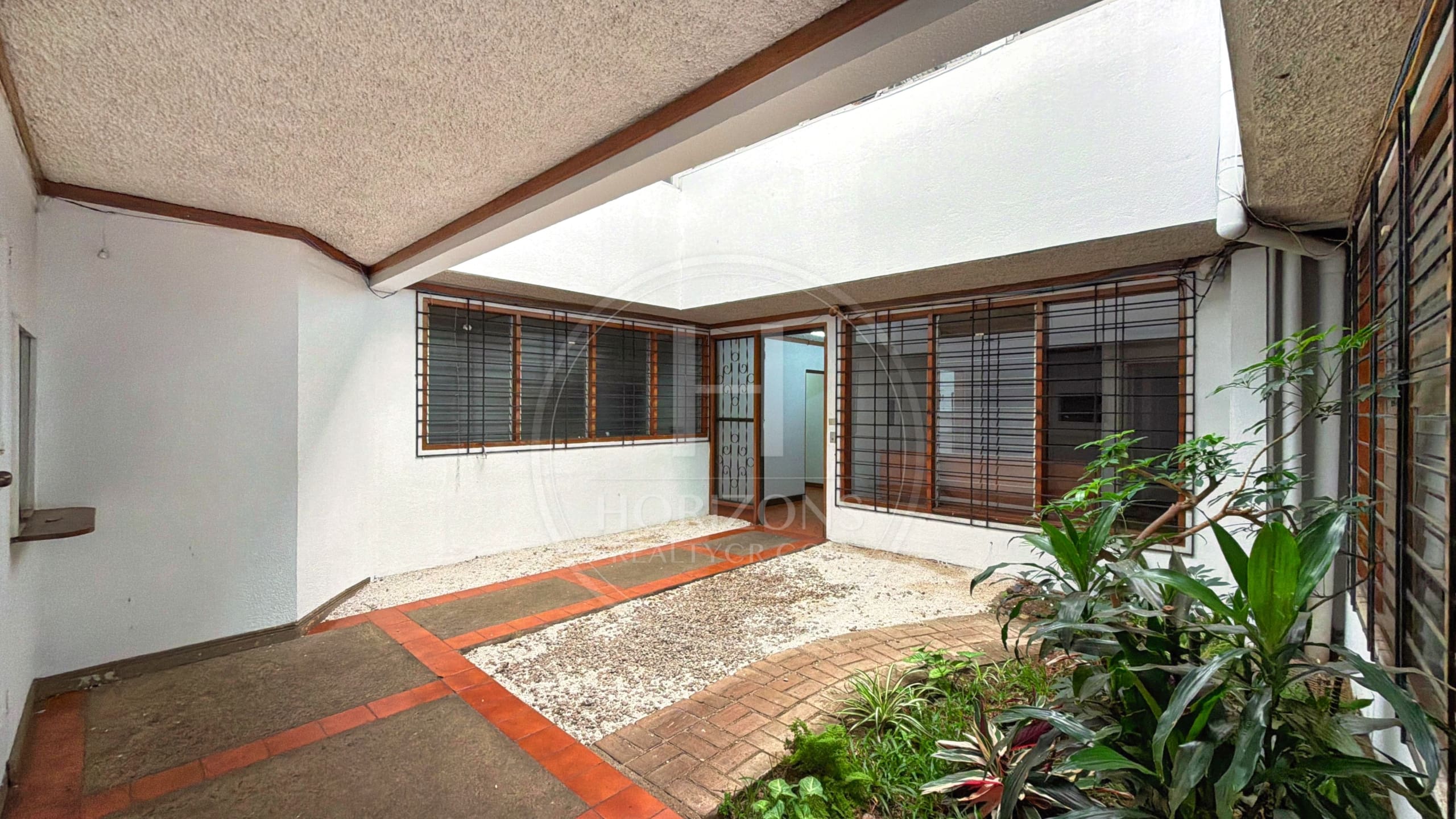 Se Alquile Casa de un nivel con Uso de Suelo Mixto en Barrio Dent Atrás del Mall San Pedro NJA1277JB