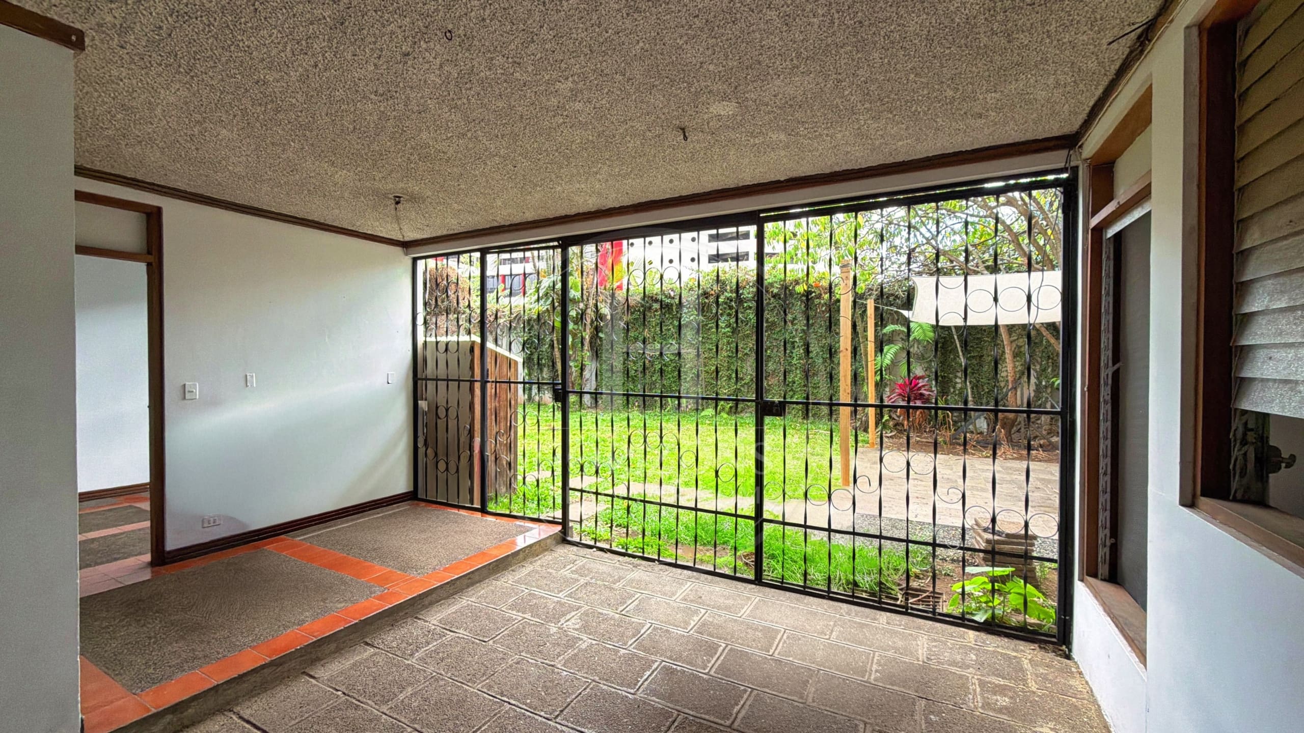 Se Alquile Casa de un nivel con Uso de Suelo Mixto en Barrio Dent Atrás del Mall San Pedro NJA1277JB
