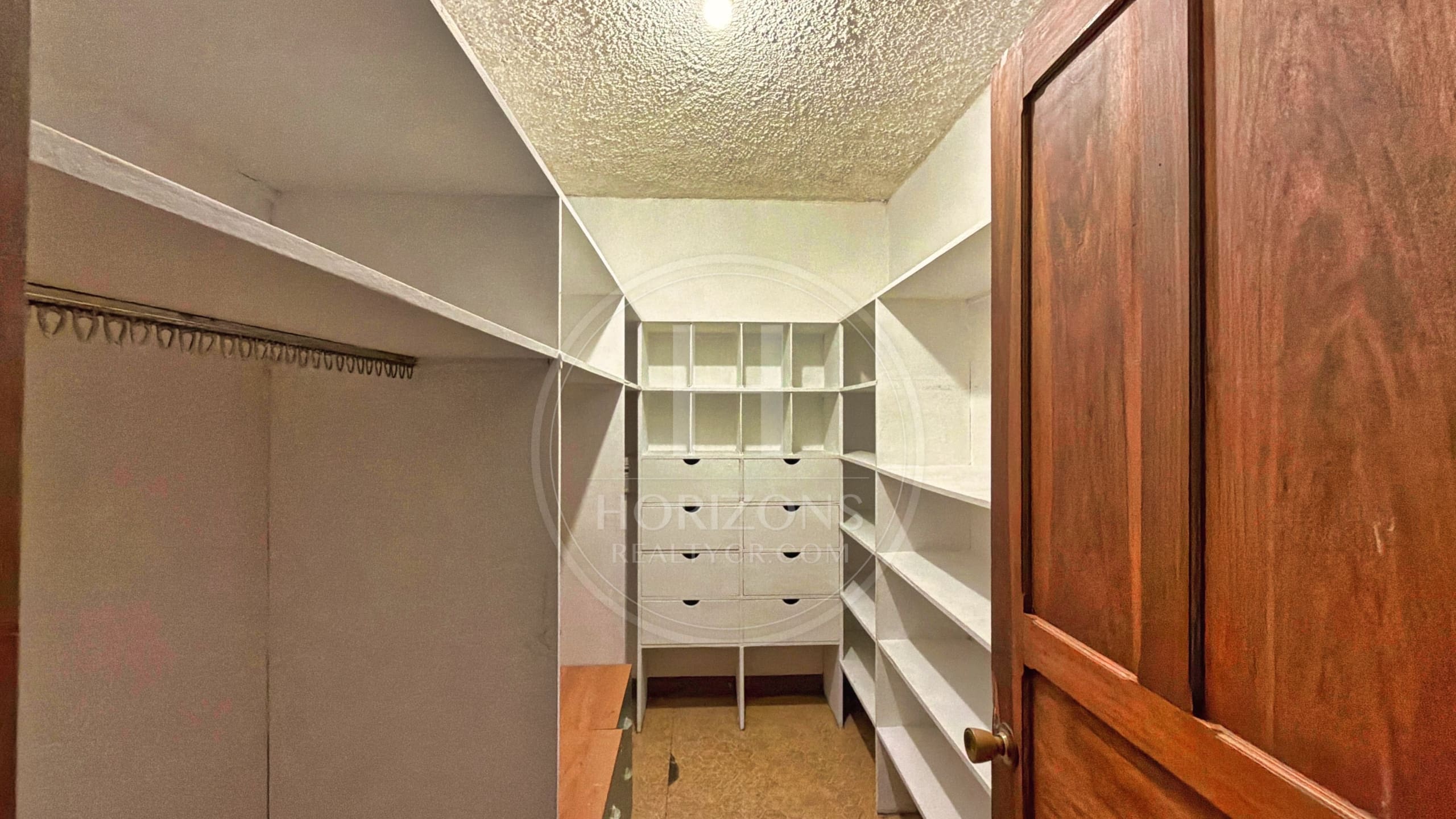 Se Alquile Casa de un nivel con Uso de Suelo Mixto en Barrio Dent Atrás del Mall San Pedro NJA1277JB