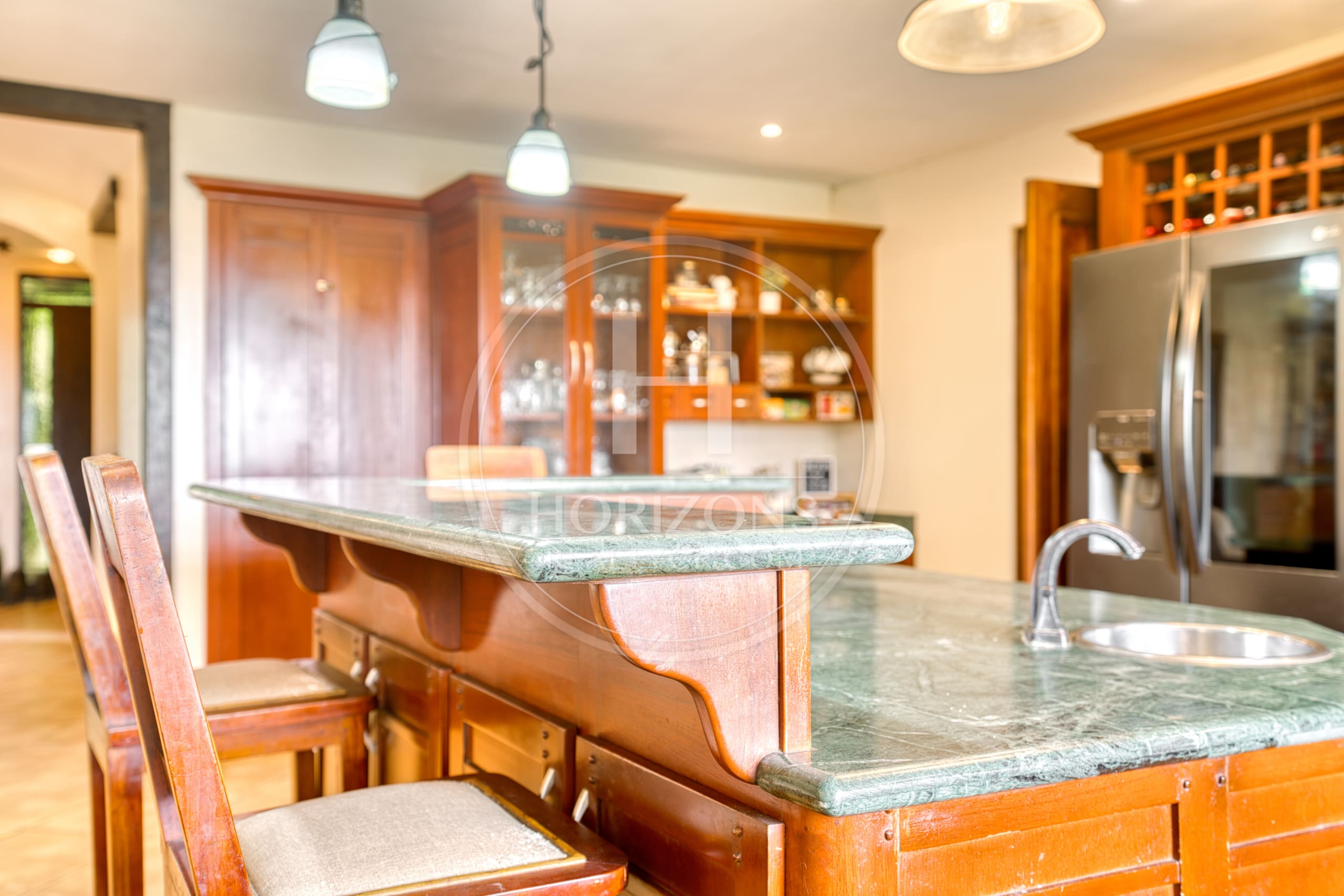 Casa de Lujo en Venta en Mata de Plátano Goicoechea con 9,258 m² de Terreno y Vistas al Valle Central noj1274jp
