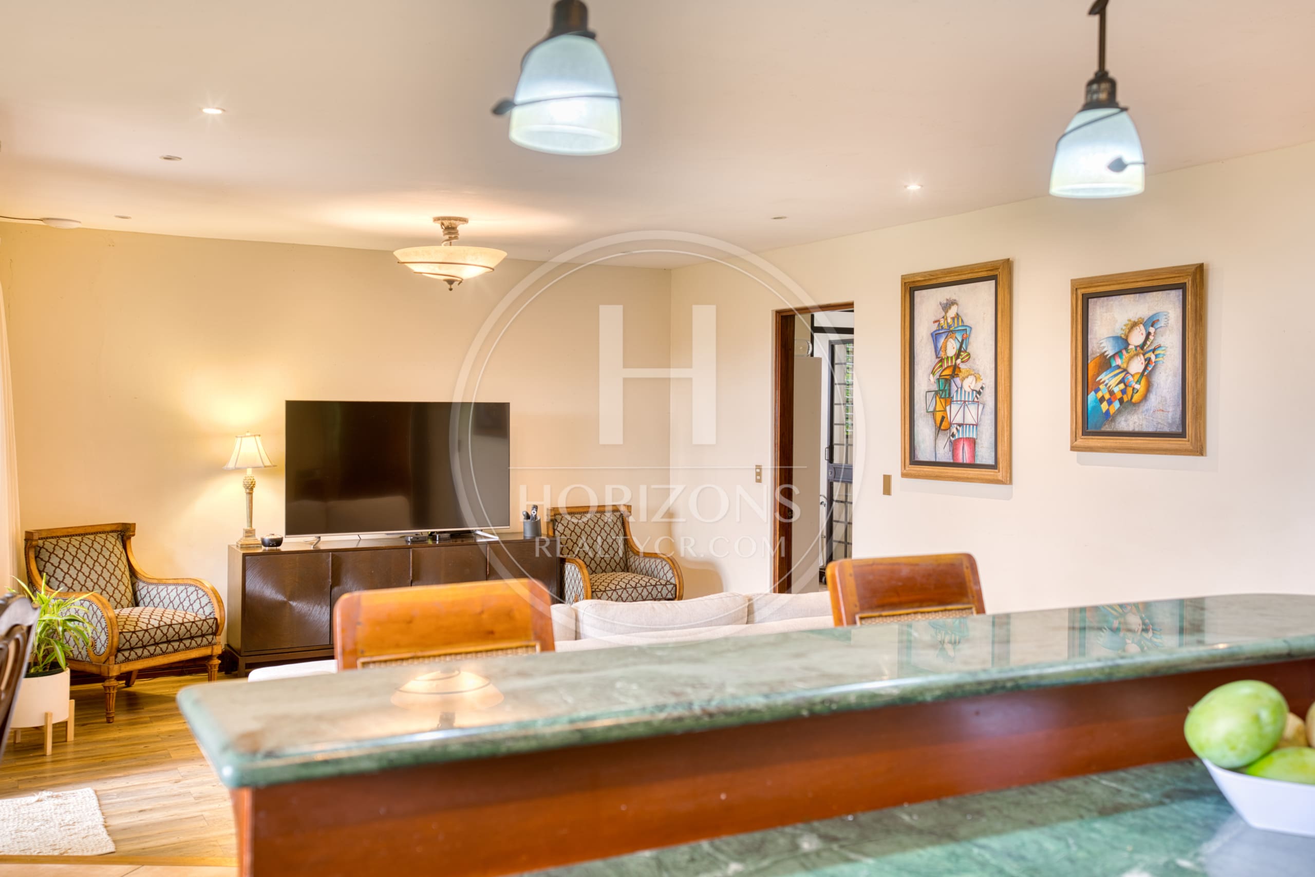 Casa de Lujo en Venta en Mata de Plátano Goicoechea con 9,258 m² de Terreno y Vistas al Valle Central noj1274jp