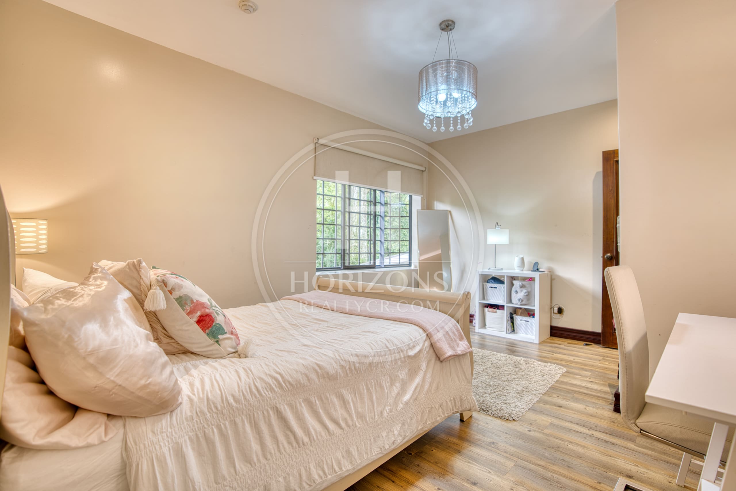 Casa de Lujo en Venta en Mata de Plátano Goicoechea con 9,258 m² de Terreno y Vistas al Valle Central noj1274jp