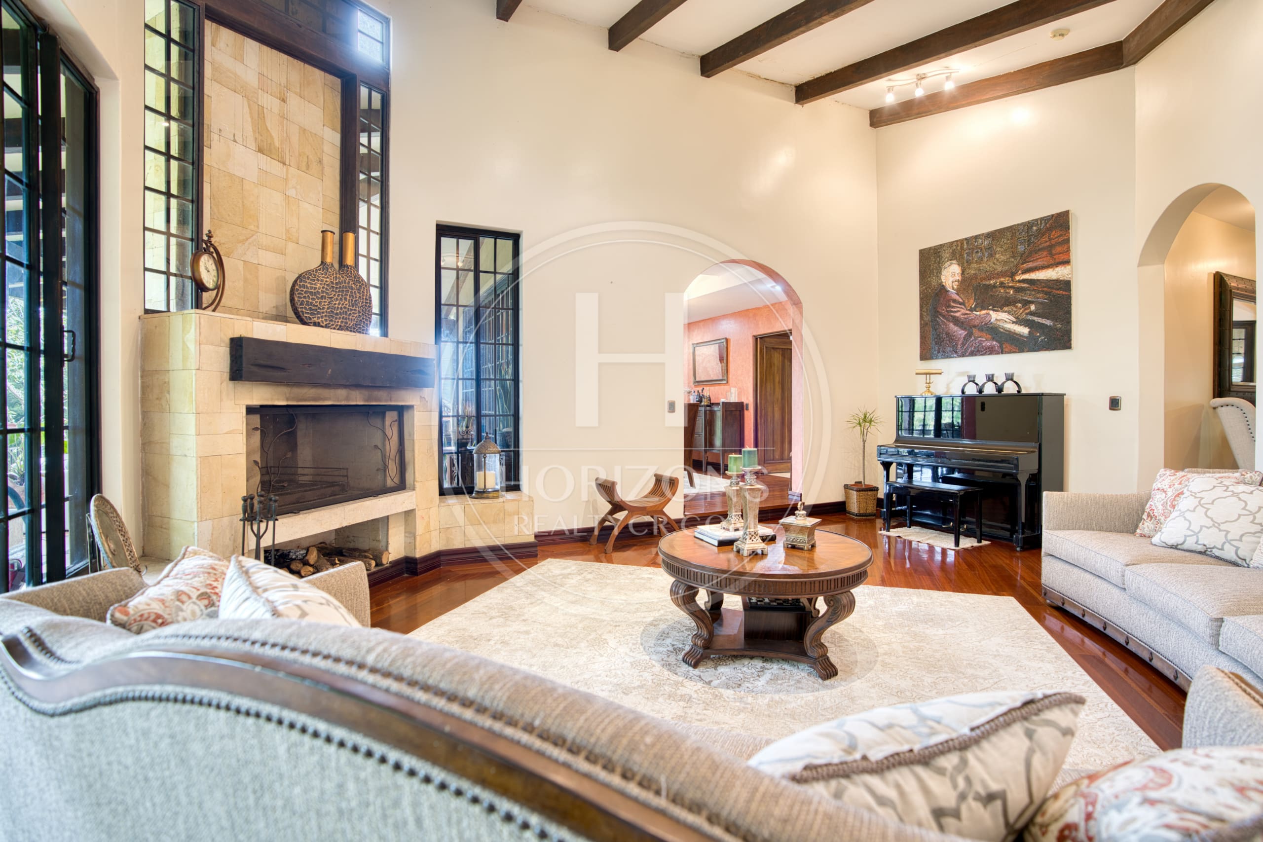 Casa de Lujo en Venta en Mata de Plátano Goicoechea con 9,258 m² de Terreno y Vistas al Valle Central noj1274jp