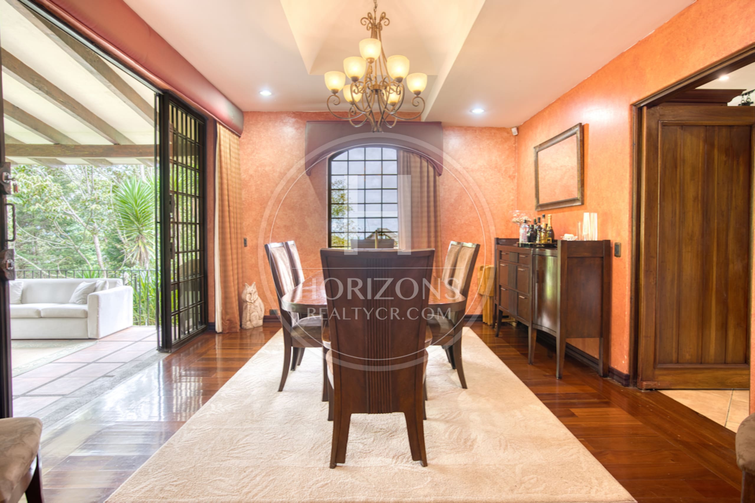 Casa de Lujo en Venta en Mata de Plátano Goicoechea con 9,258 m² de Terreno y Vistas al Valle Central noj1274jp