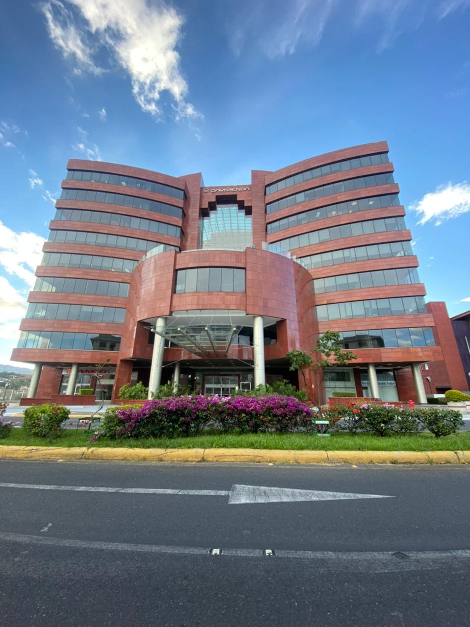 Meridiano Business Center, edificio donde se ubica la oficina de Horizons Realty