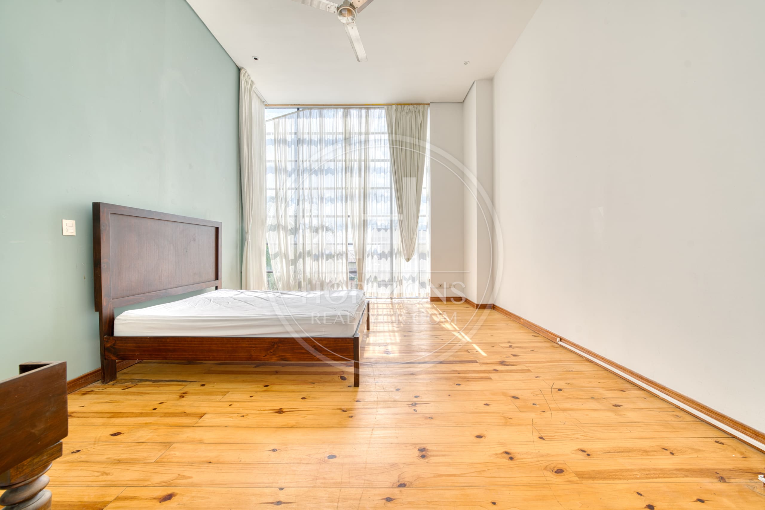 Casa de Lujo en Venta en Bosques de Altamonte Curridabat 3 Niveles con Apartamento Independiente NJA1384SB