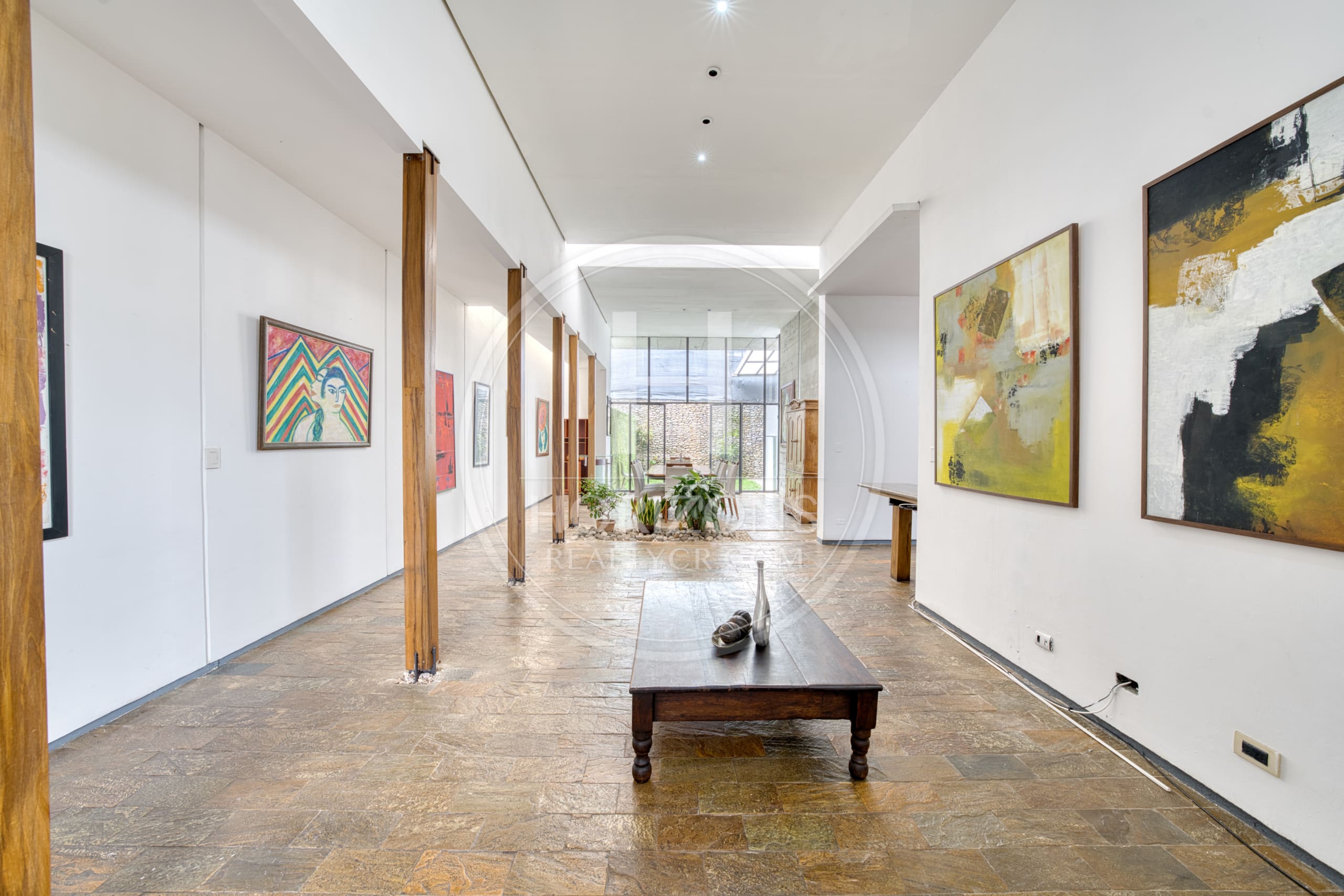 Casa de Lujo en Venta en Bosques de Altamonte Curridabat 3 Niveles con Apartamento Independiente NJA1384SB