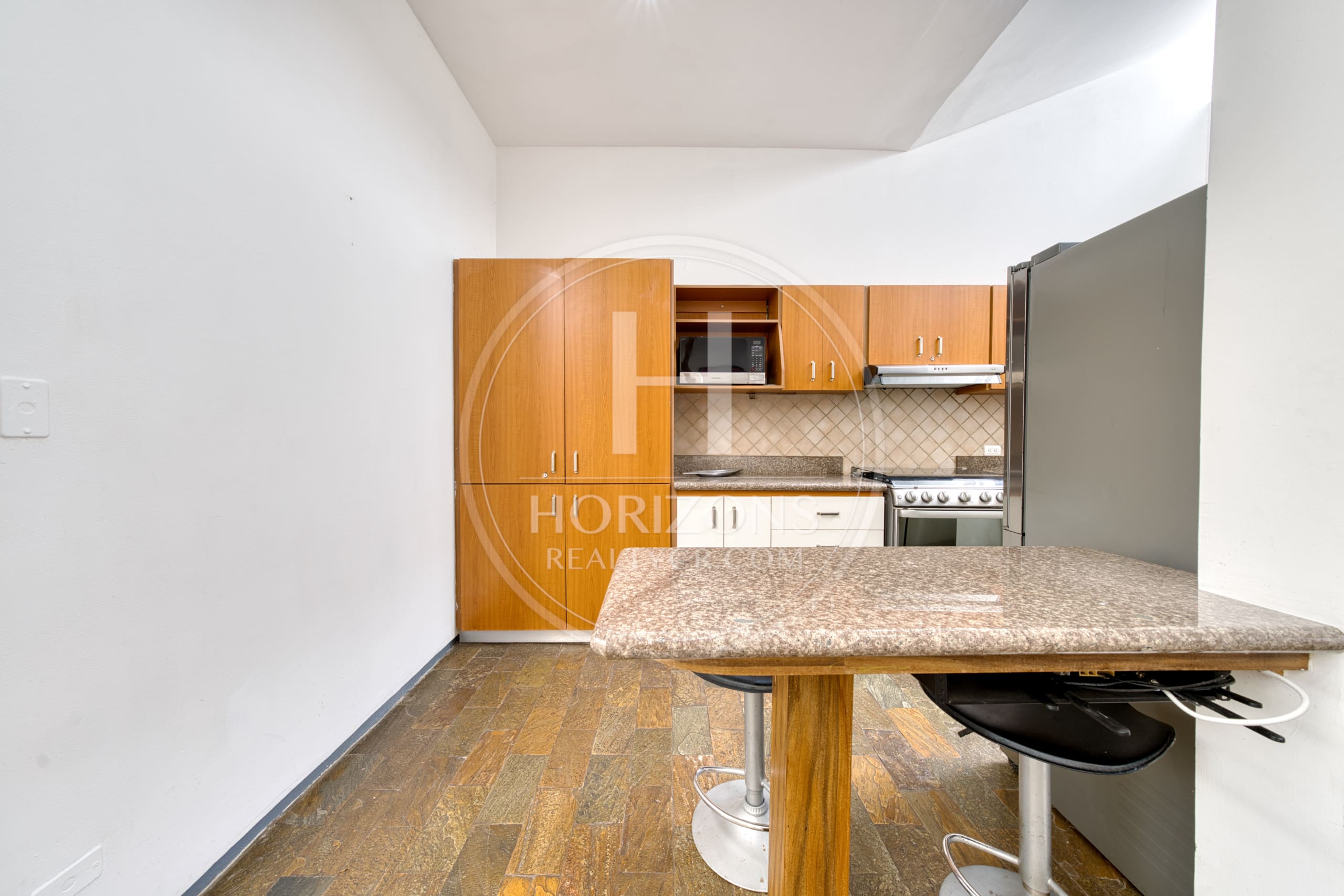 Casa de Lujo en Venta en Bosques de Altamonte Curridabat 3 Niveles con Apartamento Independiente NJA1384SB